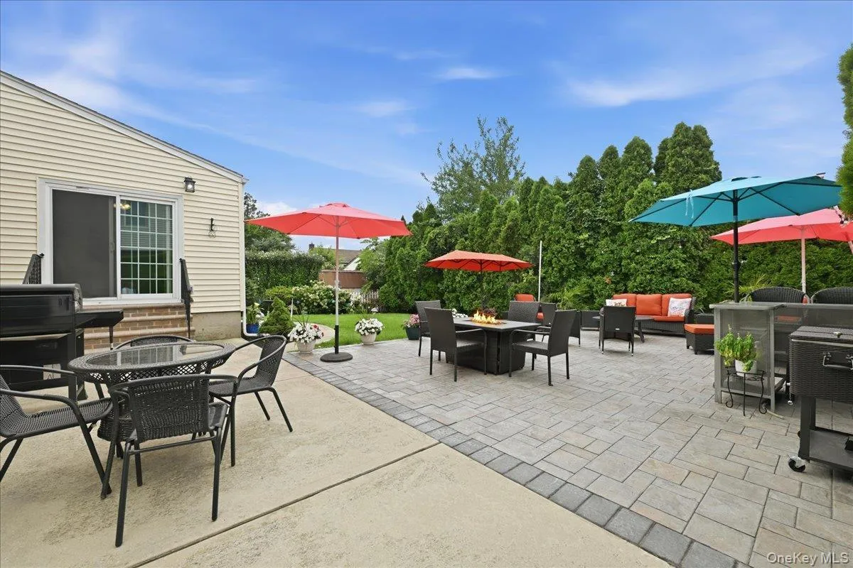 166 Beech Street, Hempstead, NY, 4 Bedrooms Bedrooms, 10 Rooms Rooms,3 BathroomsBathrooms,Residential,For Rent,Beech,0,1030315 166 Beech Street, Hempstead, NY, 4 Bedrooms Bedrooms, 10 Rooms Rooms,3 BathroomsBathrooms,Residential,For Rent,Beech,0,1030315