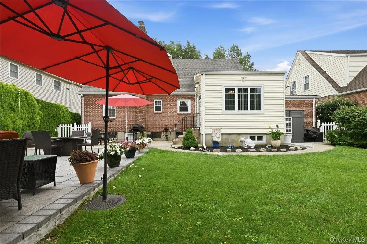 166 Beech Street, Hempstead, NY, 4 Bedrooms Bedrooms, 10 Rooms Rooms,3 BathroomsBathrooms,Residential,For Rent,Beech,0,1030315 166 Beech Street, Hempstead, NY, 4 Bedrooms Bedrooms, 10 Rooms Rooms,3 BathroomsBathrooms,Residential,For Rent,Beech,0,1030315
