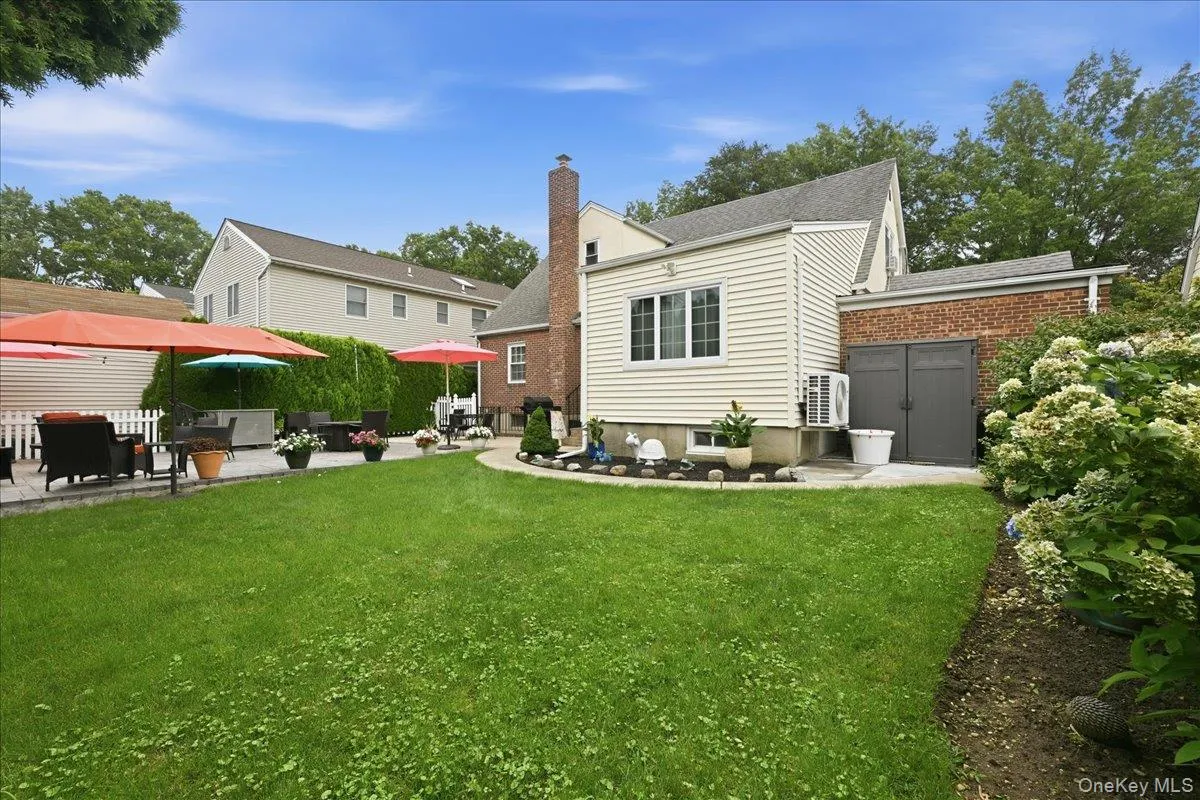 166 Beech Street, Hempstead, NY, 4 Bedrooms Bedrooms, 10 Rooms Rooms,3 BathroomsBathrooms,Residential,For Rent,Beech,0,1030315 166 Beech Street, Hempstead, NY, 4 Bedrooms Bedrooms, 10 Rooms Rooms,3 BathroomsBathrooms,Residential,For Rent,Beech,0,1030315