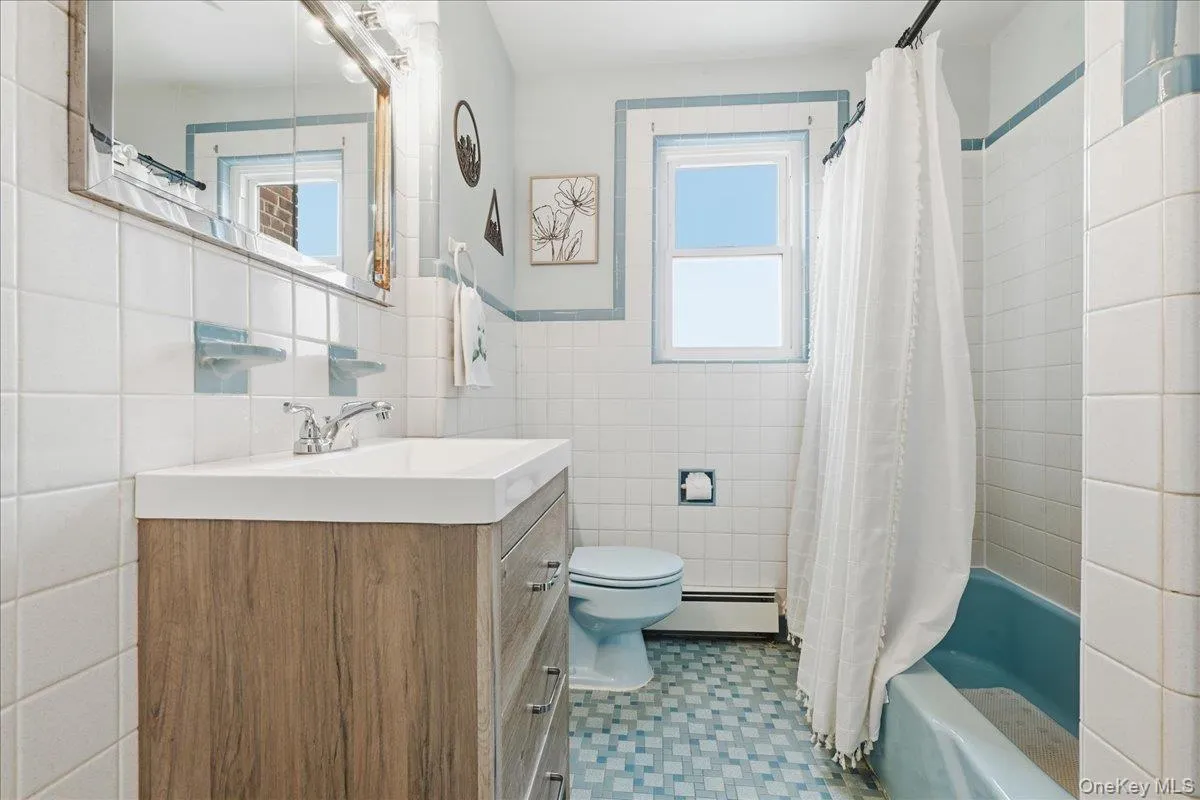166 Beech Street, Hempstead, NY, 4 Bedrooms Bedrooms, 10 Rooms Rooms,3 BathroomsBathrooms,Residential,For Rent,Beech,0,1030315 166 Beech Street, Hempstead, NY, 4 Bedrooms Bedrooms, 10 Rooms Rooms,3 BathroomsBathrooms,Residential,For Rent,Beech,0,1030315