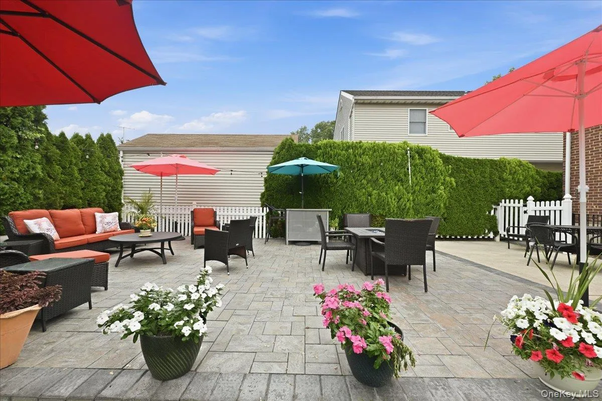 166 Beech Street, Hempstead, NY, 4 Bedrooms Bedrooms, 10 Rooms Rooms,3 BathroomsBathrooms,Residential,For Rent,Beech,0,1030315 166 Beech Street, Hempstead, NY, 4 Bedrooms Bedrooms, 10 Rooms Rooms,3 BathroomsBathrooms,Residential,For Rent,Beech,0,1030315