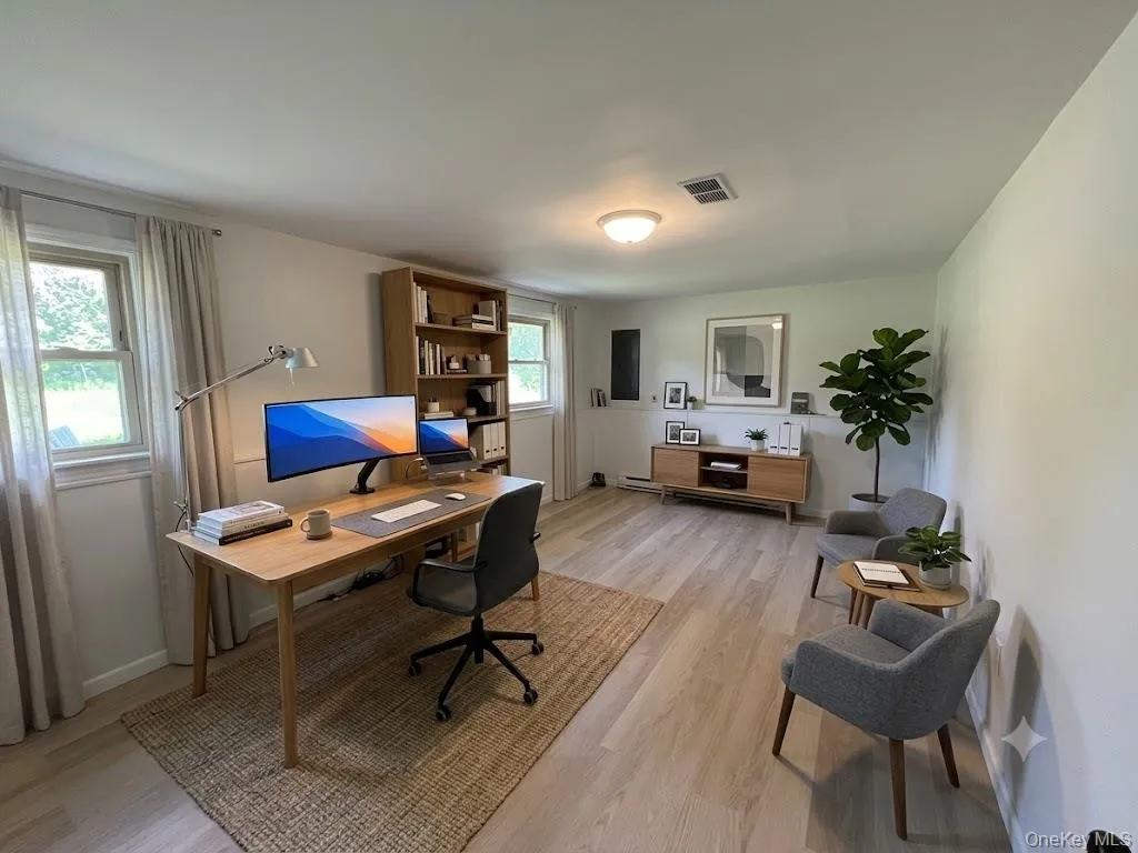 4th bedroom or spacious home office! 4th bedroom or spacious home office!