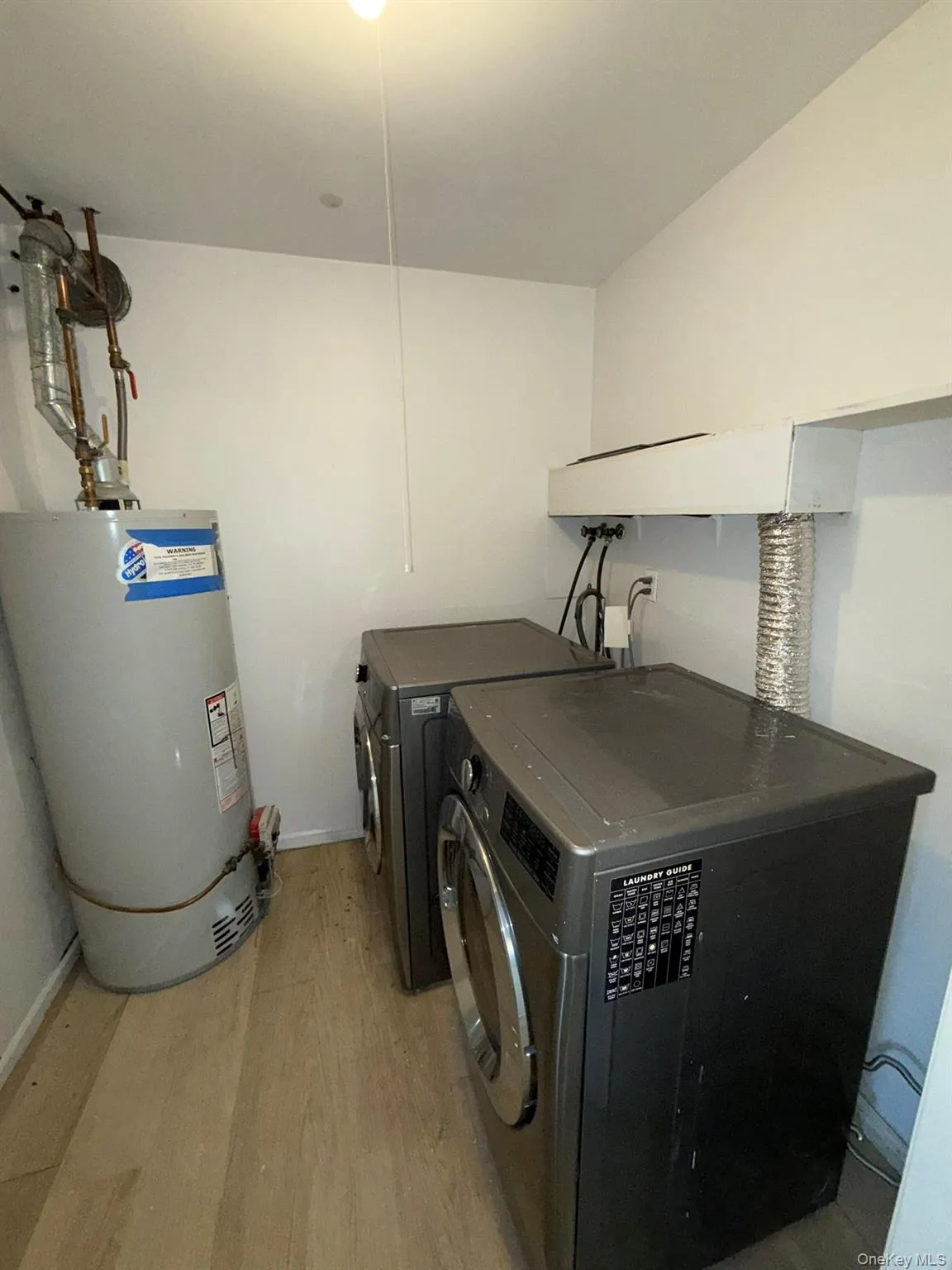 Dedicated laundry room / utility area Dedicated laundry room / utility area