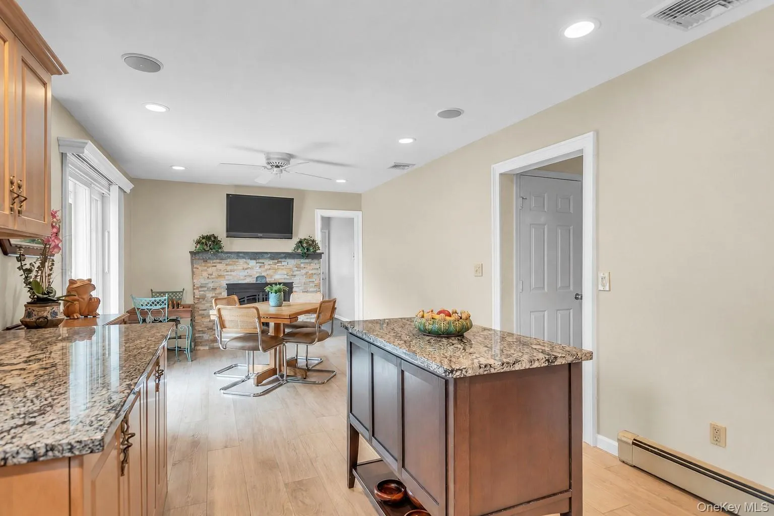 100 Middlesex Avenue, Islip, NY, 4 Bedrooms Bedrooms, 8 Rooms Rooms,1 BathroomBathrooms,Residential,For Rent,Middlesex,0,1030335 100 Middlesex Avenue, Islip, NY, 4 Bedrooms Bedrooms, 8 Rooms Rooms,1 BathroomBathrooms,Residential,For Rent,Middlesex,0,1030335