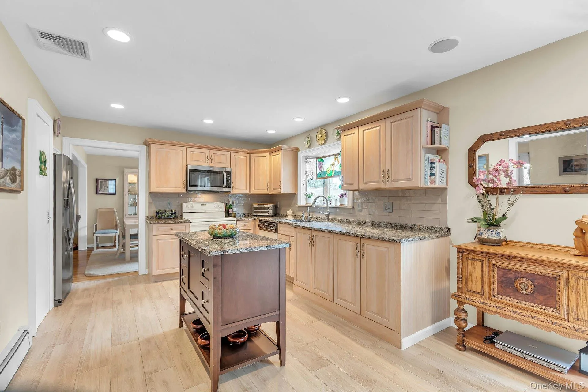 100 Middlesex Avenue, Islip, NY, 4 Bedrooms Bedrooms, 8 Rooms Rooms,1 BathroomBathrooms,Residential,For Rent,Middlesex,0,1030335 100 Middlesex Avenue, Islip, NY, 4 Bedrooms Bedrooms, 8 Rooms Rooms,1 BathroomBathrooms,Residential,For Rent,Middlesex,0,1030335