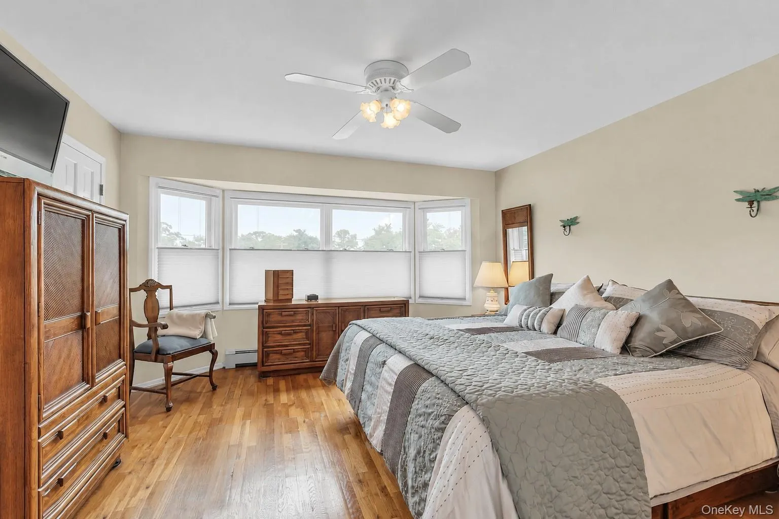 100 Middlesex Avenue, Islip, NY, 4 Bedrooms Bedrooms, 8 Rooms Rooms,1 BathroomBathrooms,Residential,For Rent,Middlesex,0,1030335 100 Middlesex Avenue, Islip, NY, 4 Bedrooms Bedrooms, 8 Rooms Rooms,1 BathroomBathrooms,Residential,For Rent,Middlesex,0,1030335