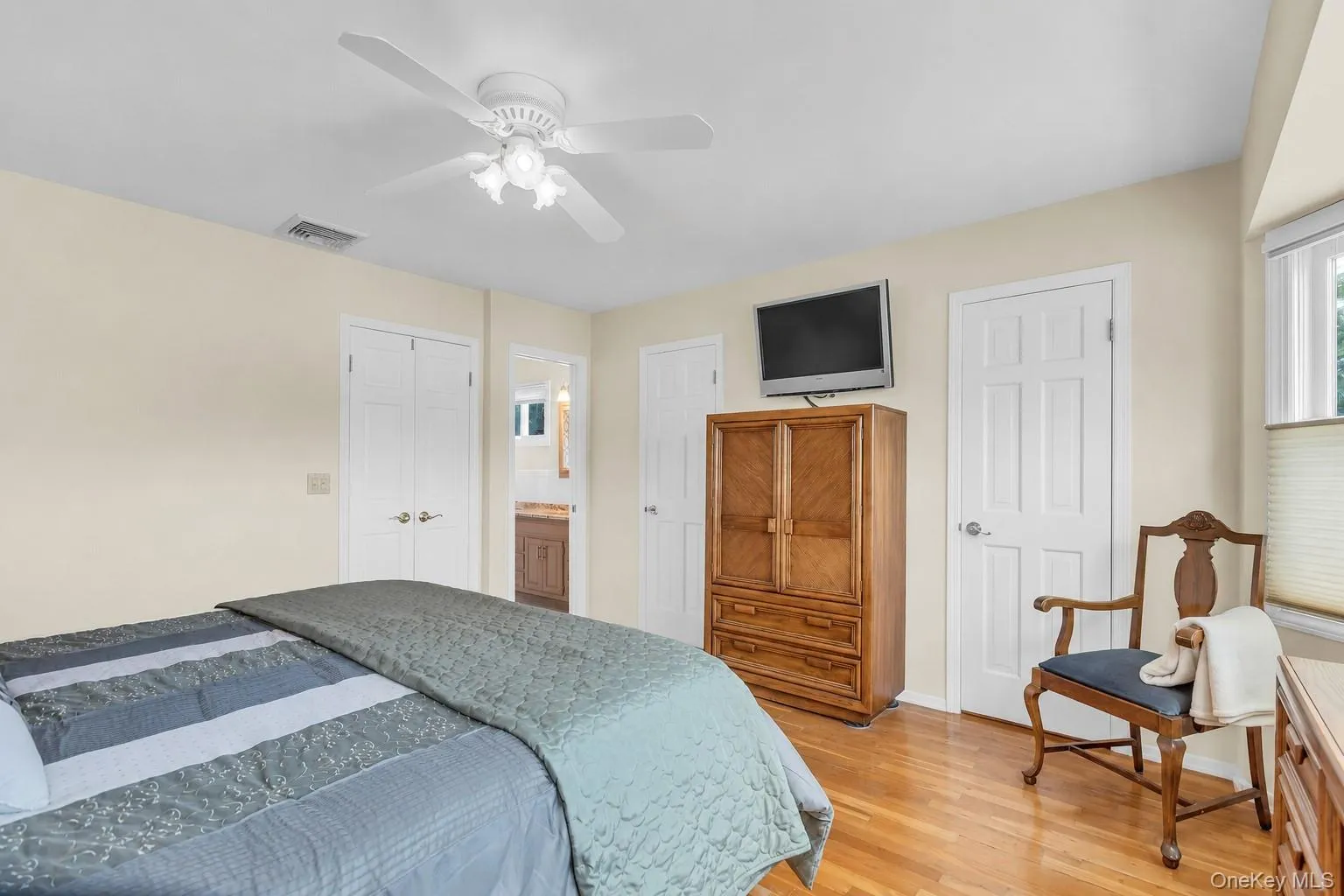 100 Middlesex Avenue, Islip, NY, 4 Bedrooms Bedrooms, 8 Rooms Rooms,1 BathroomBathrooms,Residential,For Rent,Middlesex,0,1030335 100 Middlesex Avenue, Islip, NY, 4 Bedrooms Bedrooms, 8 Rooms Rooms,1 BathroomBathrooms,Residential,For Rent,Middlesex,0,1030335