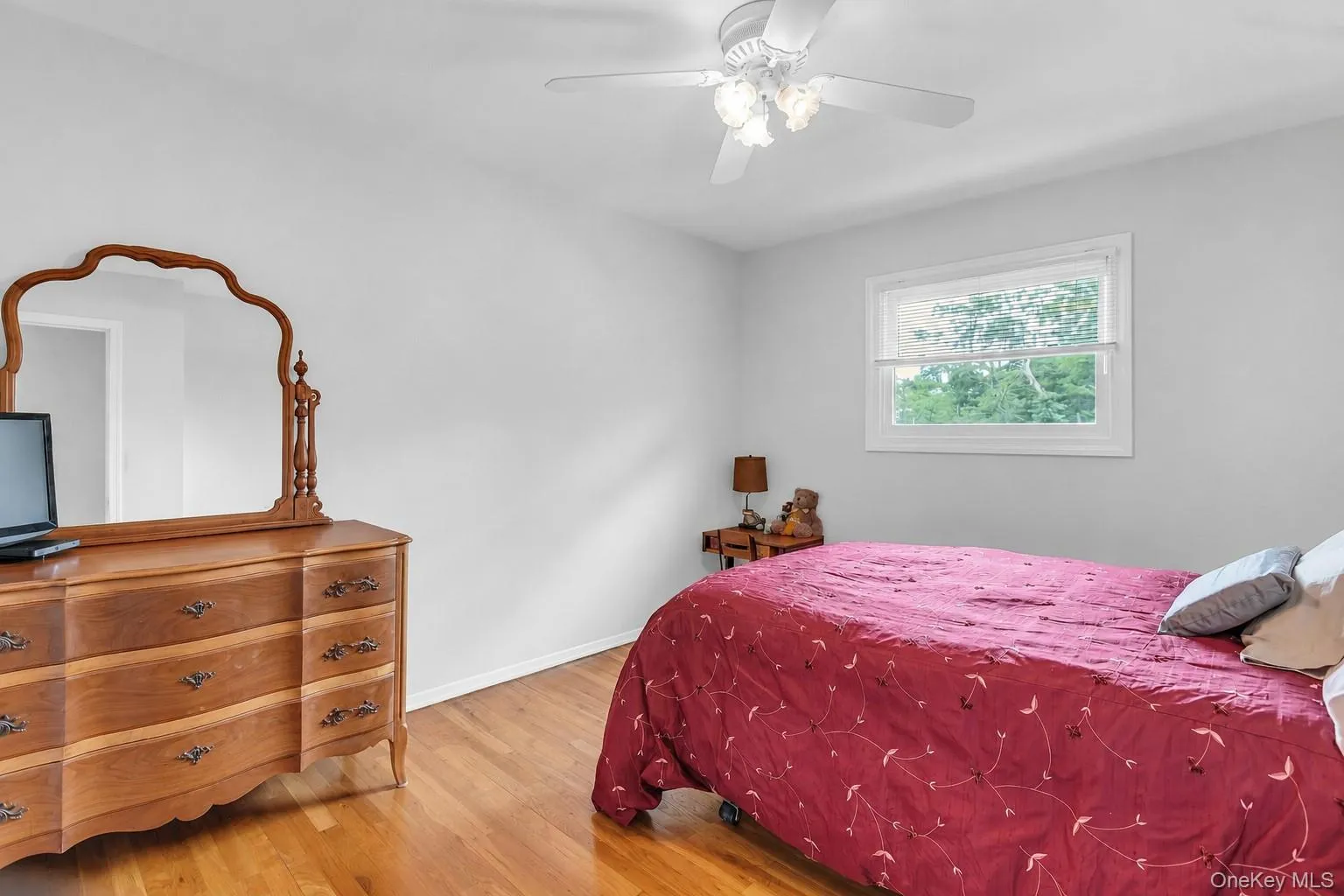 100 Middlesex Avenue, Islip, NY, 4 Bedrooms Bedrooms, 8 Rooms Rooms,1 BathroomBathrooms,Residential,For Rent,Middlesex,0,1030335 100 Middlesex Avenue, Islip, NY, 4 Bedrooms Bedrooms, 8 Rooms Rooms,1 BathroomBathrooms,Residential,For Rent,Middlesex,0,1030335