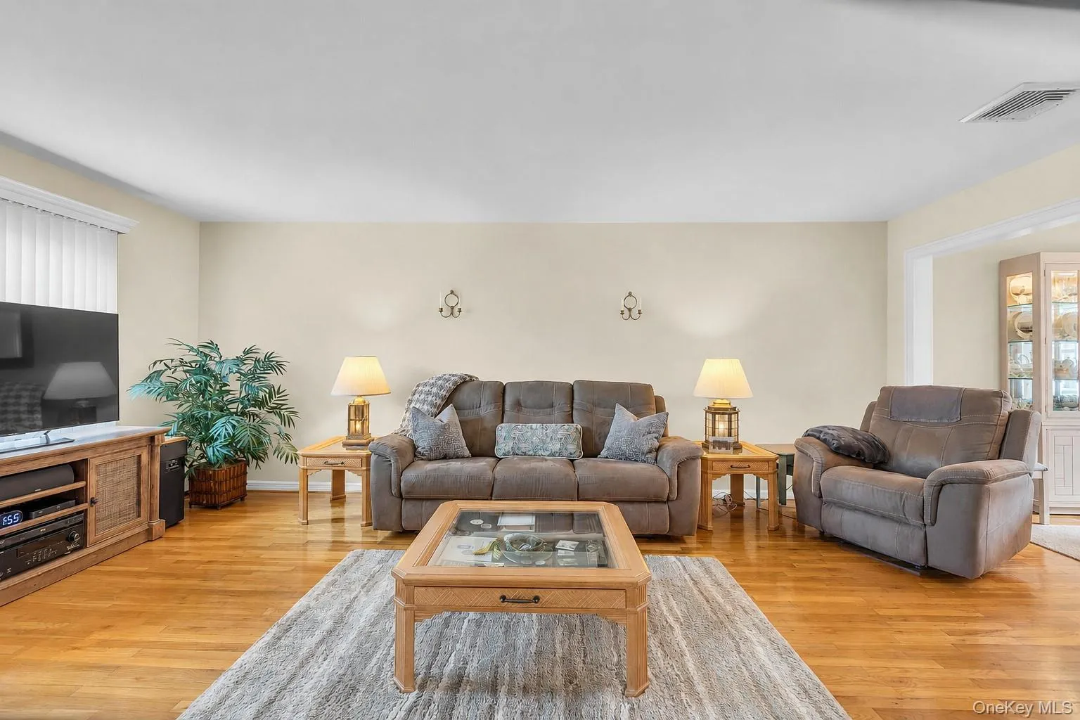 100 Middlesex Avenue, Islip, NY, 4 Bedrooms Bedrooms, 8 Rooms Rooms,1 BathroomBathrooms,Residential,For Rent,Middlesex,0,1030335 100 Middlesex Avenue, Islip, NY, 4 Bedrooms Bedrooms, 8 Rooms Rooms,1 BathroomBathrooms,Residential,For Rent,Middlesex,0,1030335