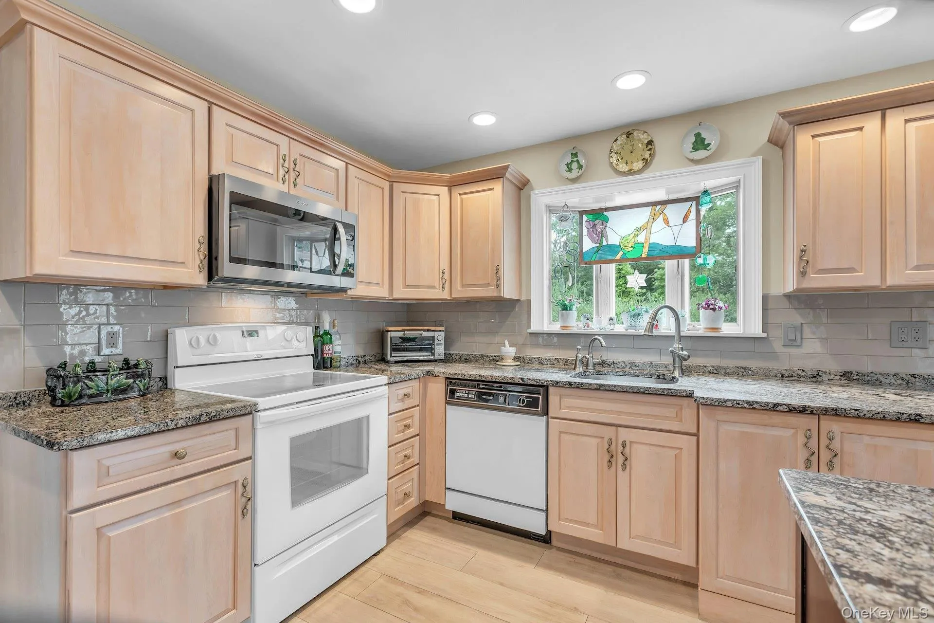 100 Middlesex Avenue, Islip, NY, 4 Bedrooms Bedrooms, 8 Rooms Rooms,1 BathroomBathrooms,Residential,For Rent,Middlesex,0,1030335 100 Middlesex Avenue, Islip, NY, 4 Bedrooms Bedrooms, 8 Rooms Rooms,1 BathroomBathrooms,Residential,For Rent,Middlesex,0,1030335