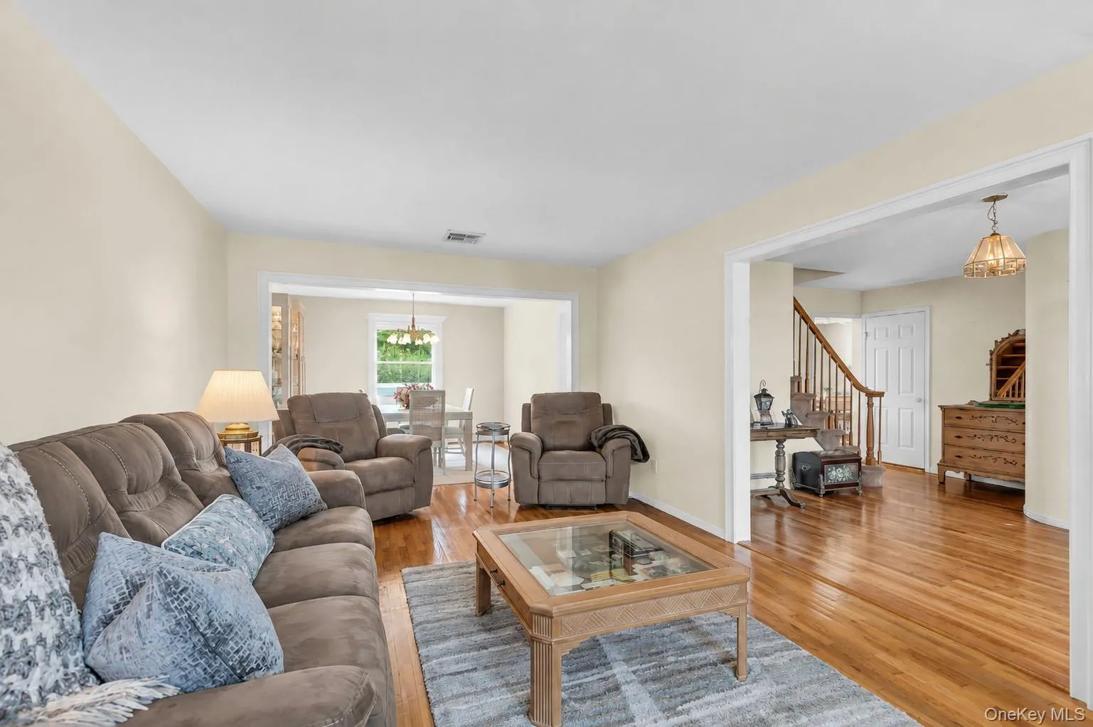 100 Middlesex Avenue, Islip, NY, 4 Bedrooms Bedrooms, 8 Rooms Rooms,1 BathroomBathrooms,Residential,For Rent,Middlesex,0,1030335 100 Middlesex Avenue, Islip, NY, 4 Bedrooms Bedrooms, 8 Rooms Rooms,1 BathroomBathrooms,Residential,For Rent,Middlesex,0,1030335