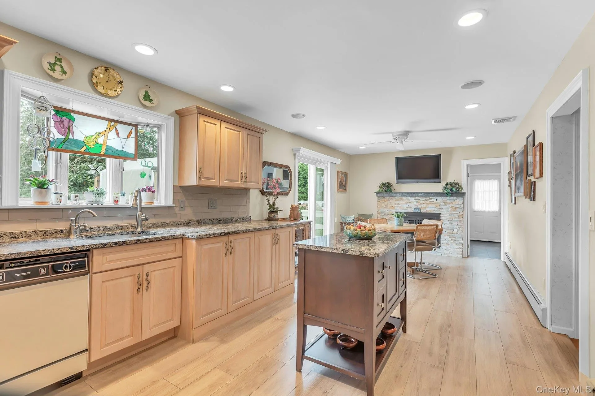 100 Middlesex Avenue, Islip, NY, 4 Bedrooms Bedrooms, 8 Rooms Rooms,1 BathroomBathrooms,Residential,For Rent,Middlesex,0,1030335 100 Middlesex Avenue, Islip, NY, 4 Bedrooms Bedrooms, 8 Rooms Rooms,1 BathroomBathrooms,Residential,For Rent,Middlesex,0,1030335