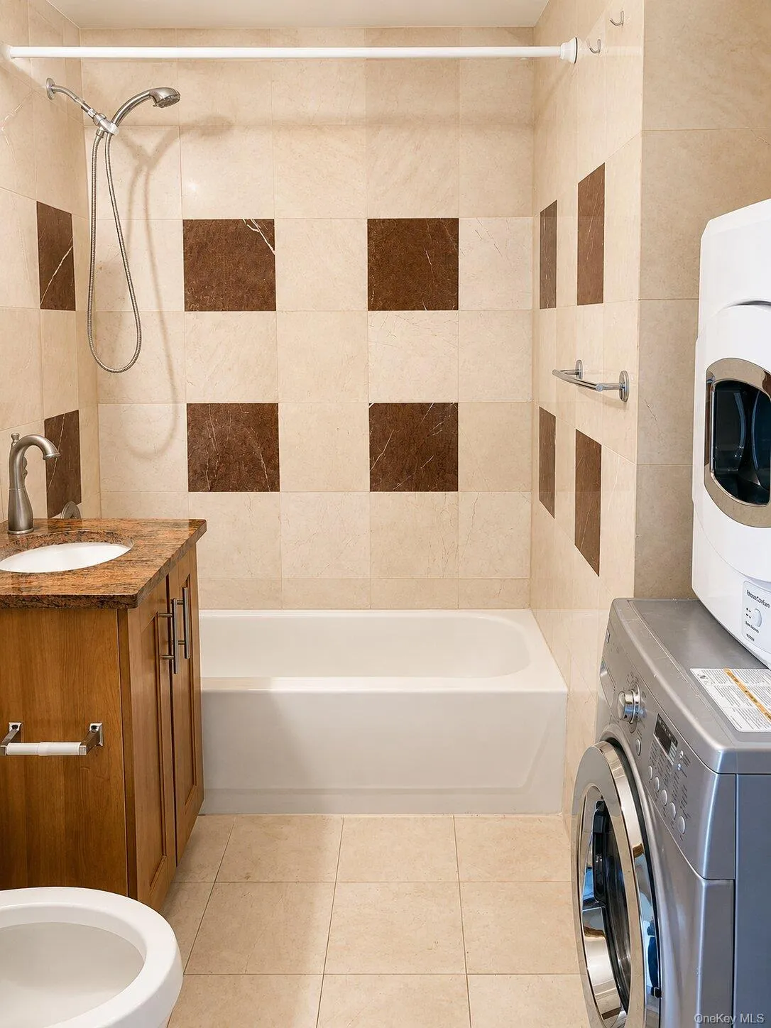 14022 Beech Avenue, New York, NY, 2 Bedrooms Bedrooms, 5 Rooms Rooms,2 BathroomsBathrooms,Residential,For Rent,Beech,0,1030337 14022 Beech Avenue, New York, NY, 2 Bedrooms Bedrooms, 5 Rooms Rooms,2 BathroomsBathrooms,Residential,For Rent,Beech,0,1030337