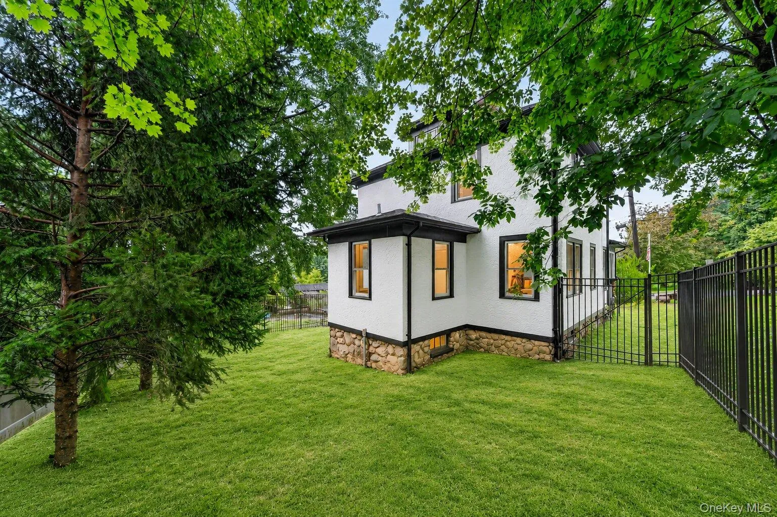 16 Maple Avenue, Clarkstown, NY, 4 Bedrooms Bedrooms, 9 Rooms Rooms,2 BathroomsBathrooms,Residential,For Rent,Maple,0,1030341 16 Maple Avenue, Clarkstown, NY, 4 Bedrooms Bedrooms, 9 Rooms Rooms,2 BathroomsBathrooms,Residential,For Rent,Maple,0,1030341