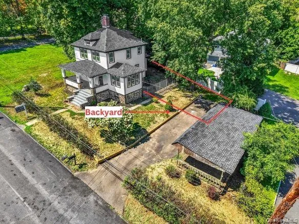 ?Seller is offering a $10,000 credit toward fixing and extending the backyard, giving the new owner the opportunity to create a larger outdoor space. ?Seller is offering a $10,000 credit toward fixing and extending the backyard, giving the new owner the opportunity to create a larger outdoor space.