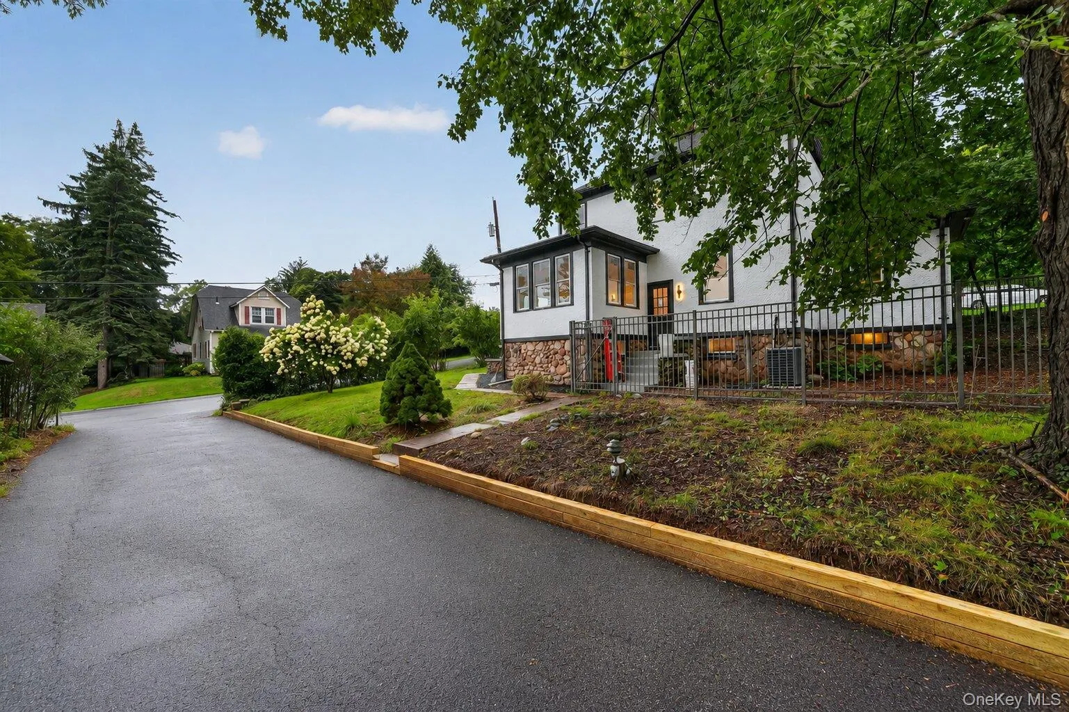16 Maple Avenue, Clarkstown, NY, 4 Bedrooms Bedrooms, 9 Rooms Rooms,2 BathroomsBathrooms,Residential,For Rent,Maple,0,1030341 16 Maple Avenue, Clarkstown, NY, 4 Bedrooms Bedrooms, 9 Rooms Rooms,2 BathroomsBathrooms,Residential,For Rent,Maple,0,1030341