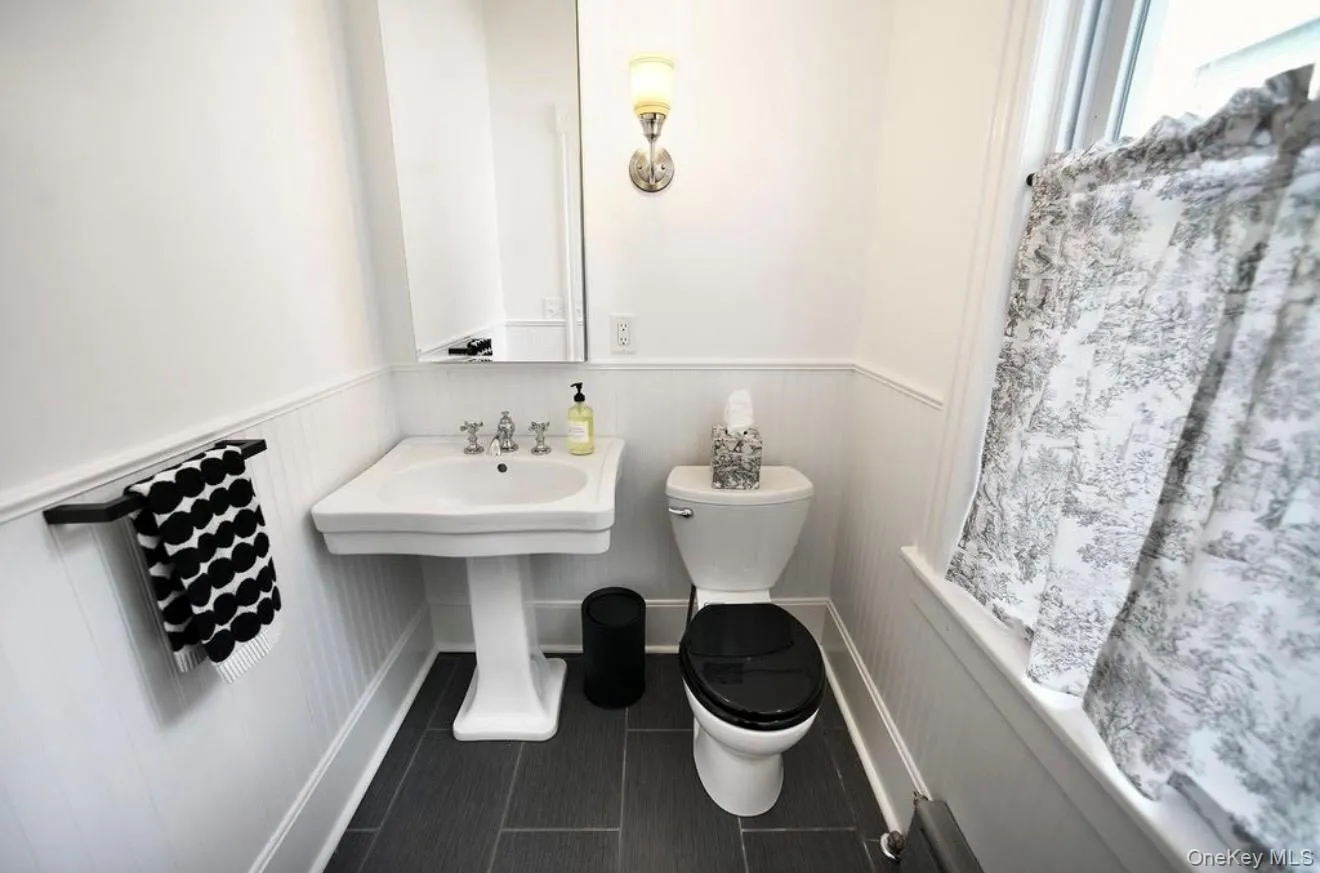 14 Cedar Street, Beacon, NY, 3 Bedrooms Bedrooms, 6 Rooms Rooms,1 BathroomBathrooms,Residential Lease,For Rent,Cedar,0,1030343 14 Cedar Street, Beacon, NY, 3 Bedrooms Bedrooms, 6 Rooms Rooms,1 BathroomBathrooms,Residential Lease,For Rent,Cedar,0,1030343