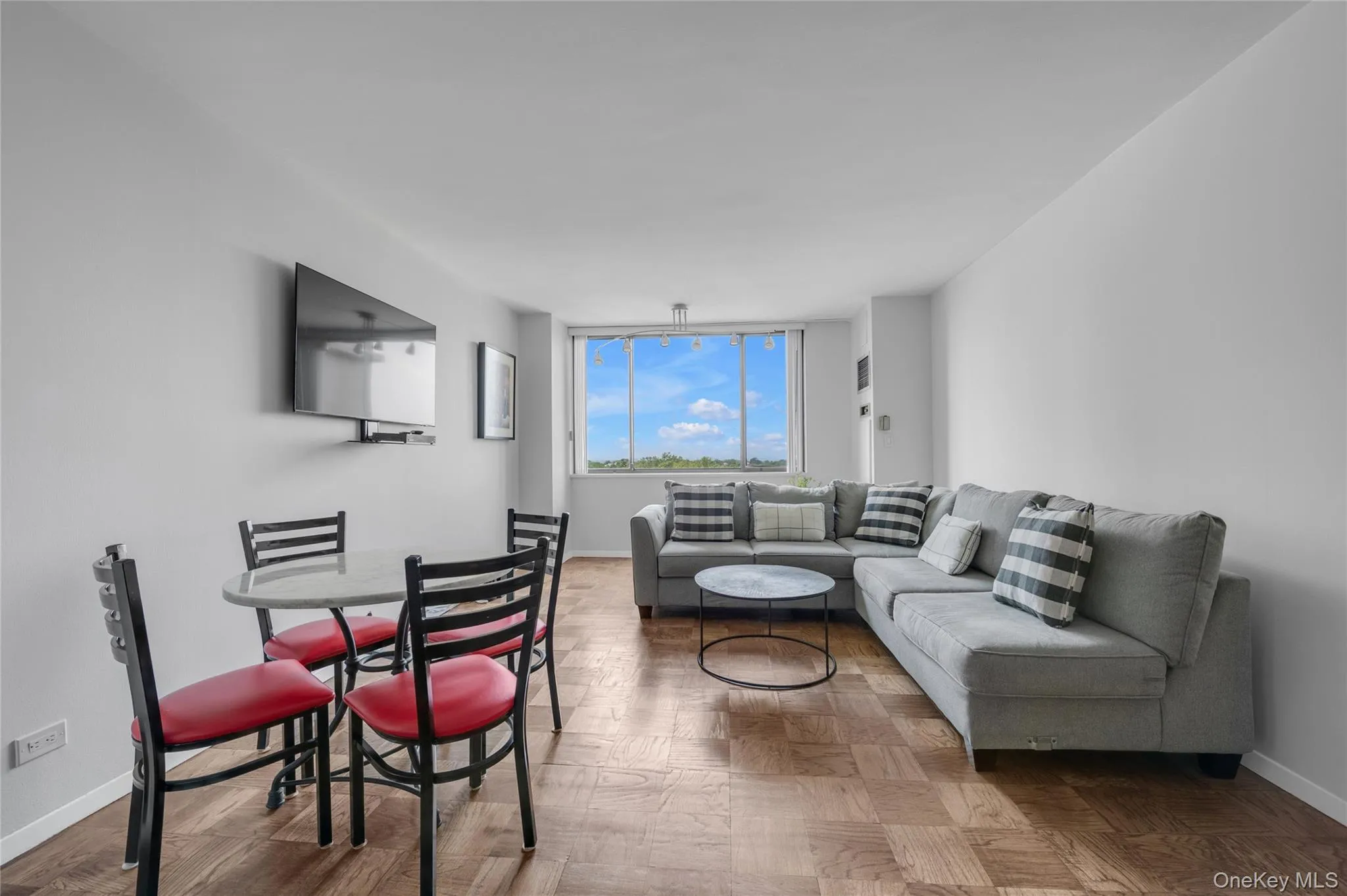 271-10 Grand Central Parkway, New York, NY, 1 Bedroom Bedrooms, 3 Rooms Rooms,1 BathroomBathrooms,Residential,For Rent,Grand Central Parkway,0,1030352 271-10 Grand Central Parkway, New York, NY, 1 Bedroom Bedrooms, 3 Rooms Rooms,1 BathroomBathrooms,Residential,For Rent,Grand Central Parkway,0,1030352
