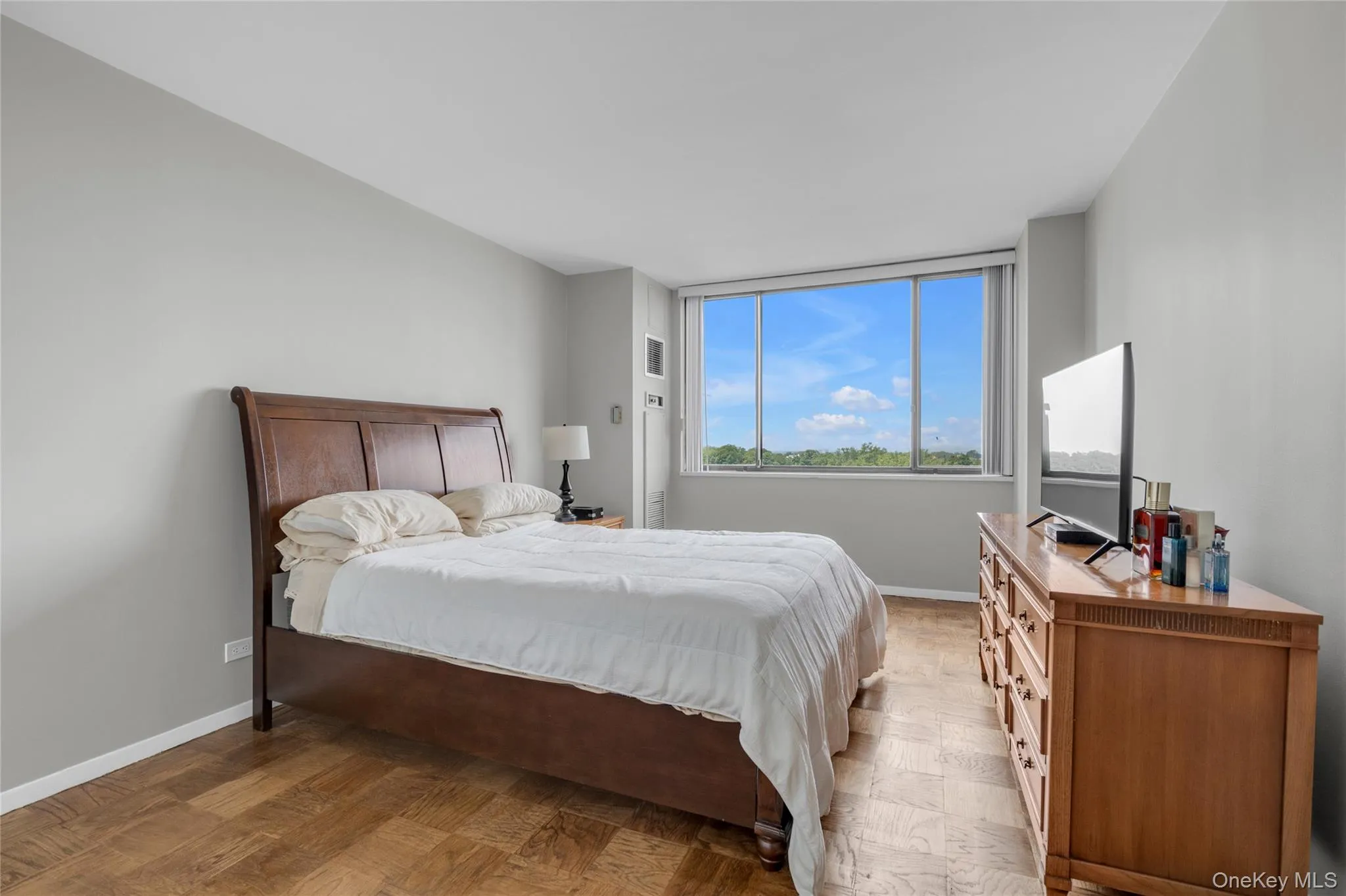 271-10 Grand Central Parkway, New York, NY, 1 Bedroom Bedrooms, 3 Rooms Rooms,1 BathroomBathrooms,Residential,For Rent,Grand Central Parkway,0,1030352 271-10 Grand Central Parkway, New York, NY, 1 Bedroom Bedrooms, 3 Rooms Rooms,1 BathroomBathrooms,Residential,For Rent,Grand Central Parkway,0,1030352