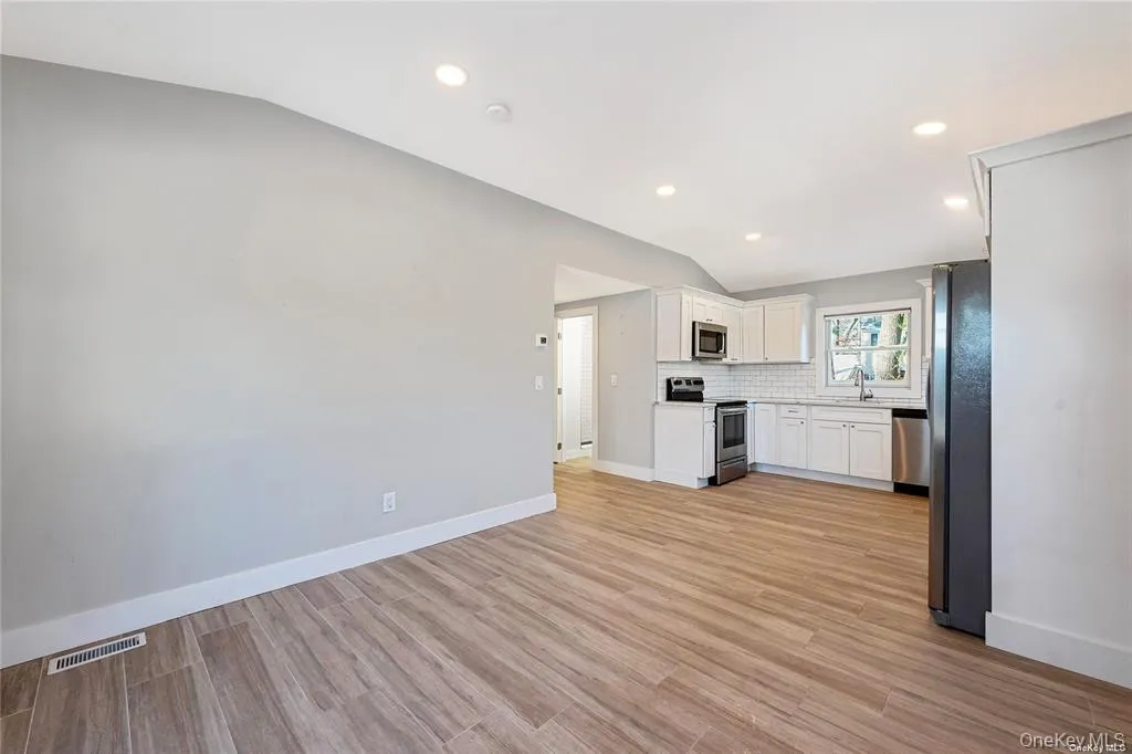 134 Ralph Avenue, Babylon, NY, 1 Bedroom Bedrooms, 3 Rooms Rooms,1 BathroomBathrooms,Residential Lease,For Rent,Ralph,0,1030356 134 Ralph Avenue, Babylon, NY, 1 Bedroom Bedrooms, 3 Rooms Rooms,1 BathroomBathrooms,Residential Lease,For Rent,Ralph,0,1030356