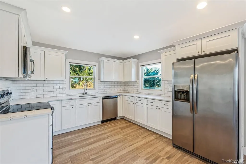 134 Ralph Avenue, Babylon, NY, 1 Bedroom Bedrooms, 3 Rooms Rooms,1 BathroomBathrooms,Residential Lease,For Rent,Ralph,0,1030356 134 Ralph Avenue, Babylon, NY, 1 Bedroom Bedrooms, 3 Rooms Rooms,1 BathroomBathrooms,Residential Lease,For Rent,Ralph,0,1030356