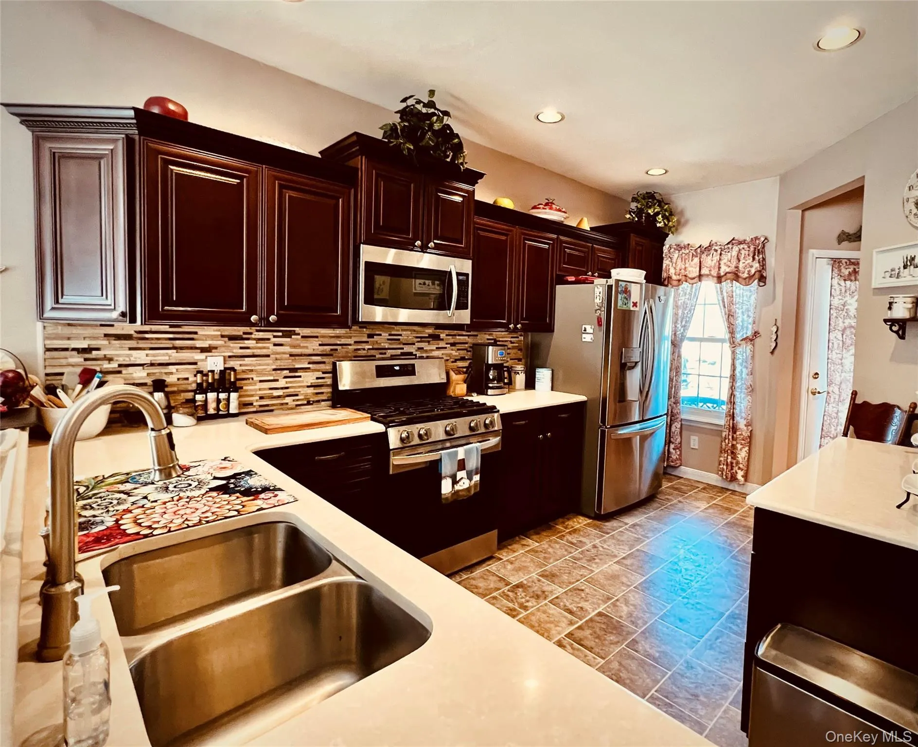 149 Windward Court, Brookhaven, NY, 3 Bedrooms Bedrooms, 6 Rooms Rooms,2 BathroomsBathrooms,Residential,For Rent,Windward,0,1030359 149 Windward Court, Brookhaven, NY, 3 Bedrooms Bedrooms, 6 Rooms Rooms,2 BathroomsBathrooms,Residential,For Rent,Windward,0,1030359