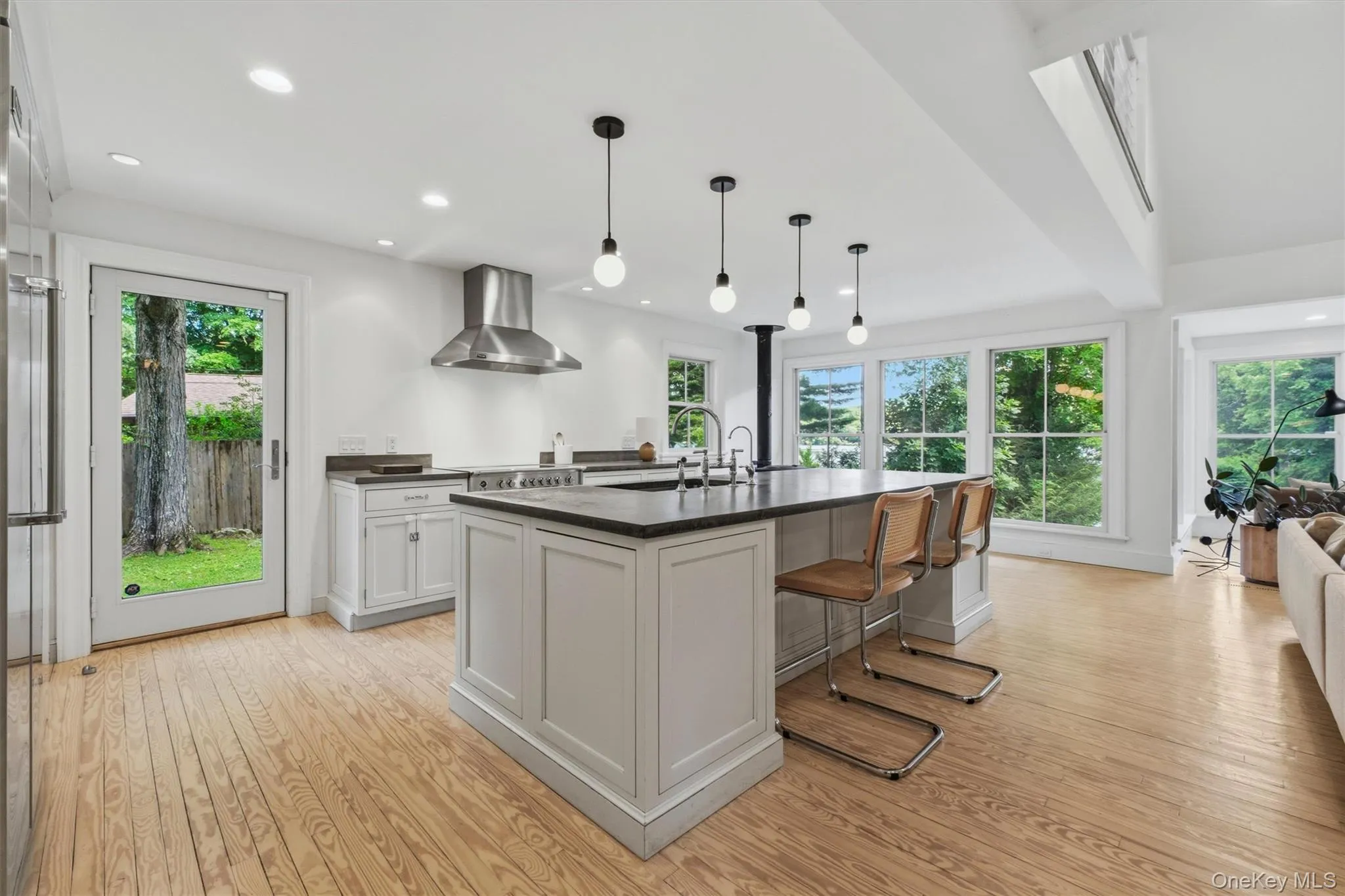 174 Lake Shore Road, Putnam Valley, NY, 3 Bedrooms Bedrooms, 7 Rooms Rooms,1 BathroomBathrooms,Residential,For Rent,Lake Shore,0,1030361 174 Lake Shore Road, Putnam Valley, NY, 3 Bedrooms Bedrooms, 7 Rooms Rooms,1 BathroomBathrooms,Residential,For Rent,Lake Shore,0,1030361