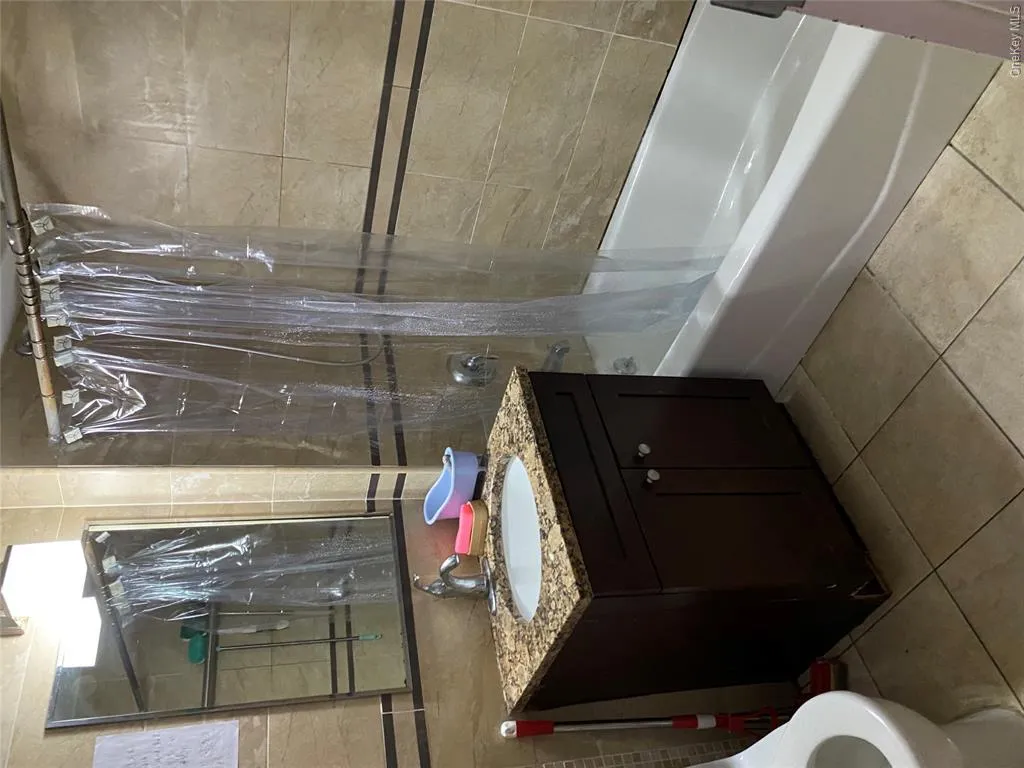 14075 Ash Avenue, New York, NY, 5 Bedrooms Bedrooms, 8 Rooms Rooms,2 BathroomsBathrooms,Residential,For Rent,Ash,0,1030362 14075 Ash Avenue, New York, NY, 5 Bedrooms Bedrooms, 8 Rooms Rooms,2 BathroomsBathrooms,Residential,For Rent,Ash,0,1030362