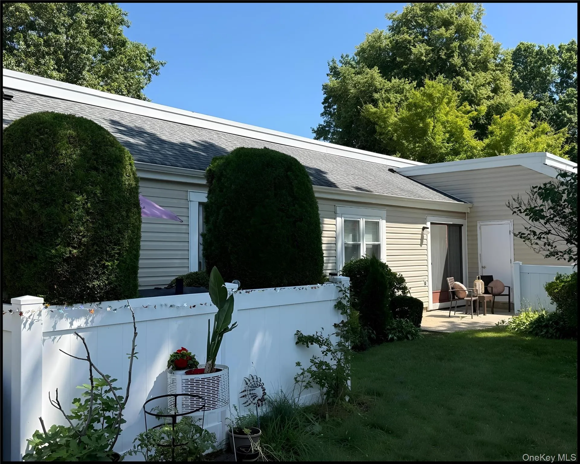 1203 Cabot Court, Smithtown, NY, 1 Bedroom Bedrooms, 4 Rooms Rooms,1 BathroomBathrooms,Residential,For Rent,Cabot,0,1030363 1203 Cabot Court, Smithtown, NY, 1 Bedroom Bedrooms, 4 Rooms Rooms,1 BathroomBathrooms,Residential,For Rent,Cabot,0,1030363