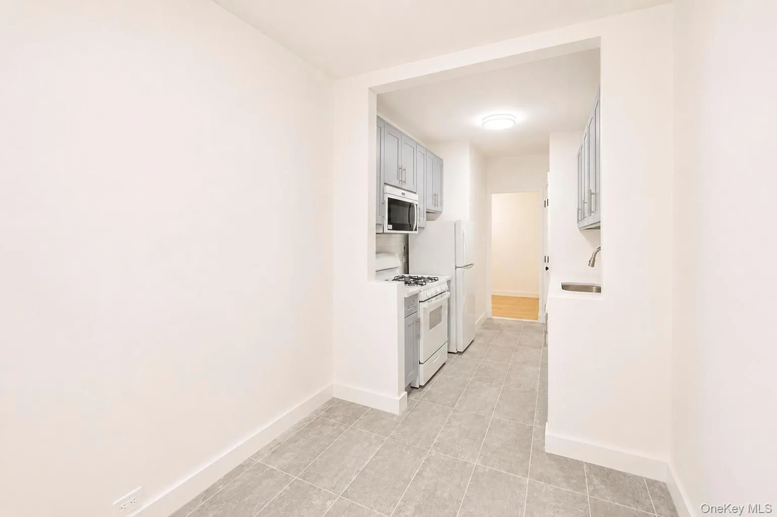 2925 Matthews Avenue, New York, NY, 1 Bedroom Bedrooms, 3 Rooms Rooms,1 BathroomBathrooms,Residential,For Rent,Matthews,0,1030365 2925 Matthews Avenue, New York, NY, 1 Bedroom Bedrooms, 3 Rooms Rooms,1 BathroomBathrooms,Residential,For Rent,Matthews,0,1030365