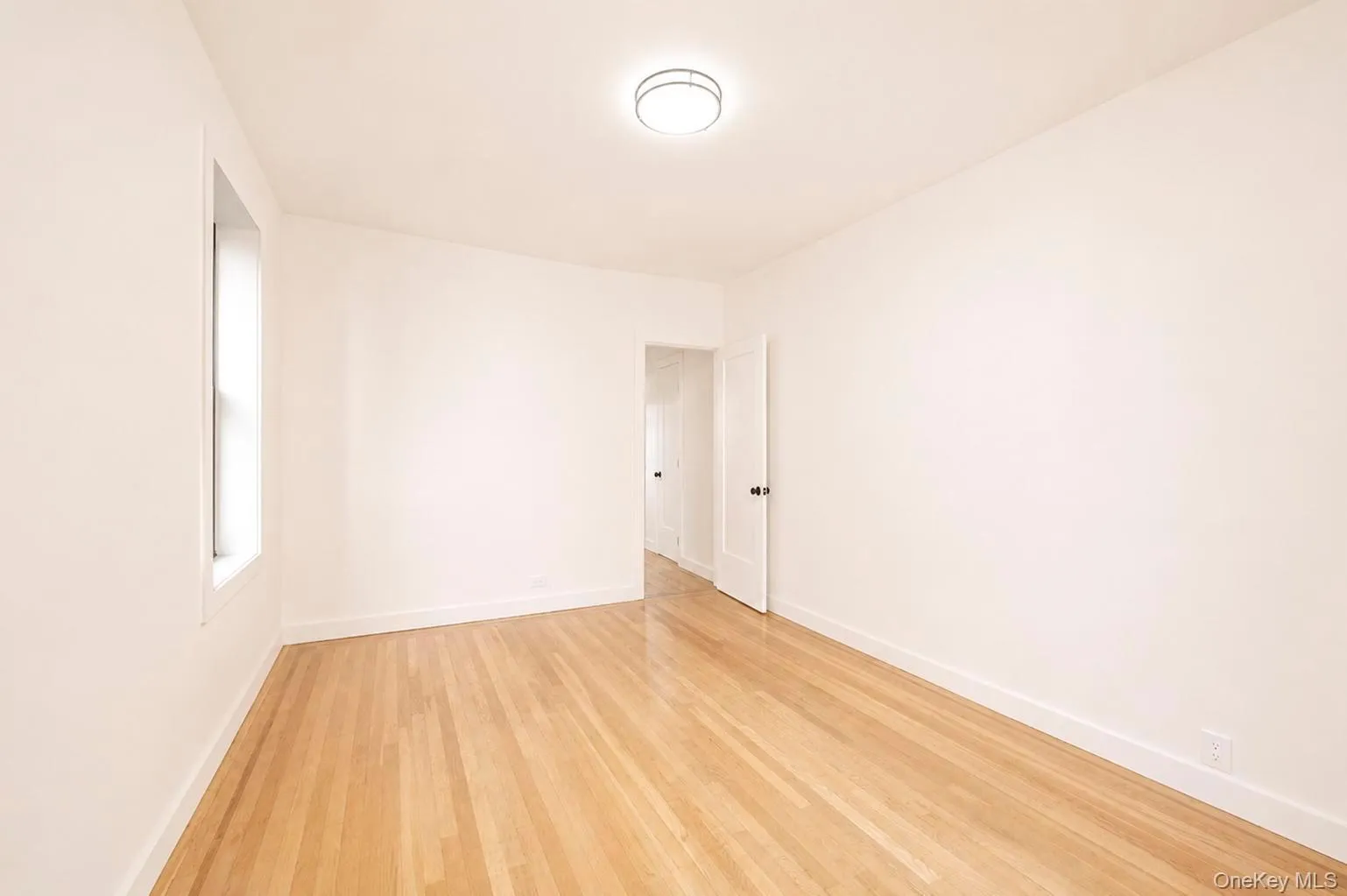 2925 Matthews Avenue, New York, NY, 1 Bedroom Bedrooms, 3 Rooms Rooms,1 BathroomBathrooms,Residential,For Rent,Matthews,0,1030365 2925 Matthews Avenue, New York, NY, 1 Bedroom Bedrooms, 3 Rooms Rooms,1 BathroomBathrooms,Residential,For Rent,Matthews,0,1030365
