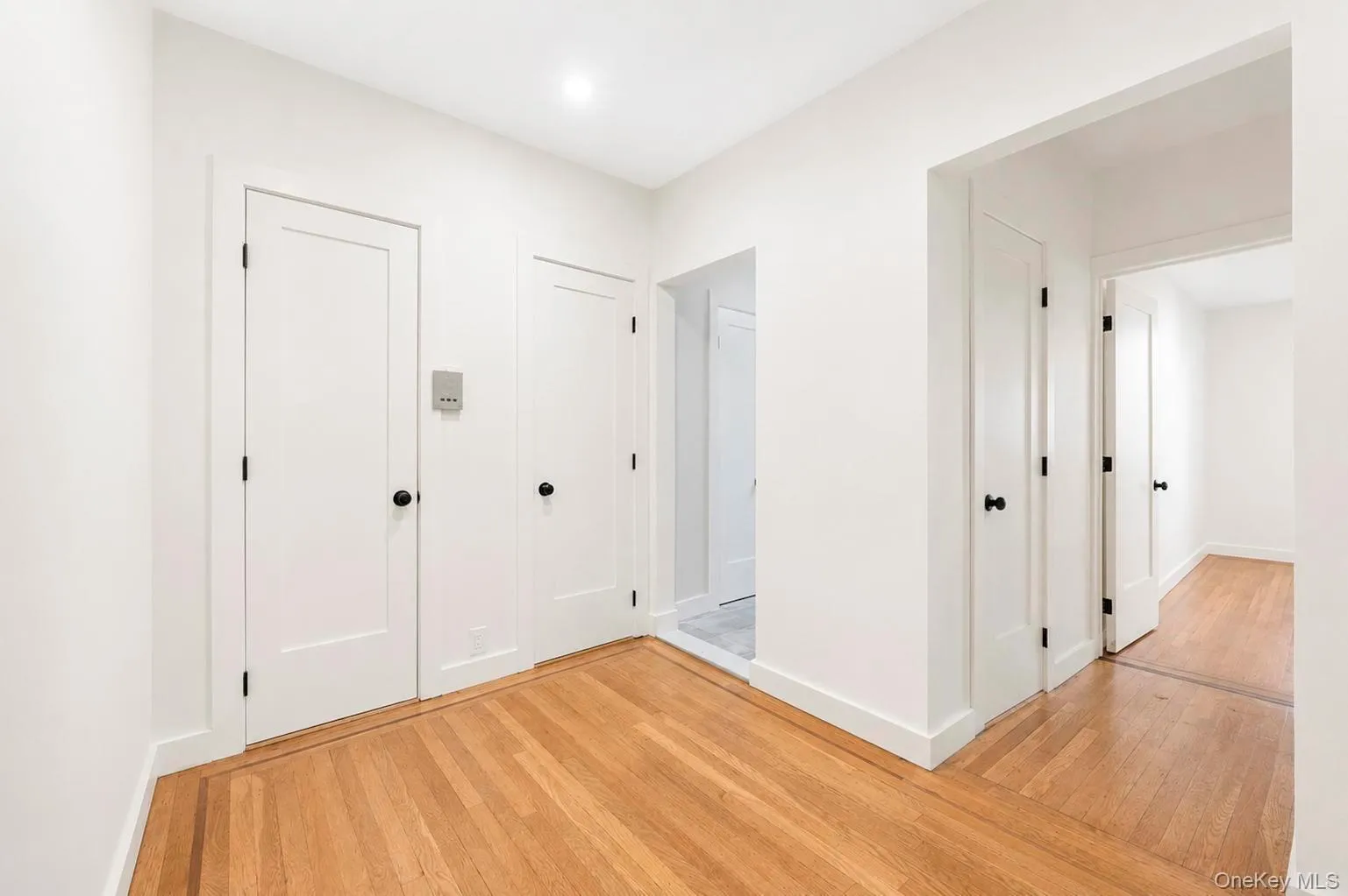 2925 Matthews Avenue, New York, NY, 1 Bedroom Bedrooms, 3 Rooms Rooms,1 BathroomBathrooms,Residential,For Rent,Matthews,0,1030365 2925 Matthews Avenue, New York, NY, 1 Bedroom Bedrooms, 3 Rooms Rooms,1 BathroomBathrooms,Residential,For Rent,Matthews,0,1030365