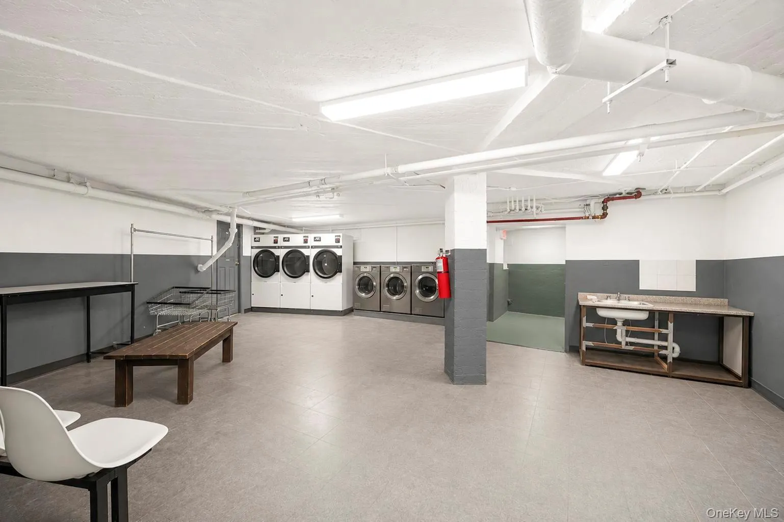 2925 Matthews Avenue, New York, NY, 1 Bedroom Bedrooms, 3 Rooms Rooms,1 BathroomBathrooms,Residential,For Rent,Matthews,0,1030365 2925 Matthews Avenue, New York, NY, 1 Bedroom Bedrooms, 3 Rooms Rooms,1 BathroomBathrooms,Residential,For Rent,Matthews,0,1030365