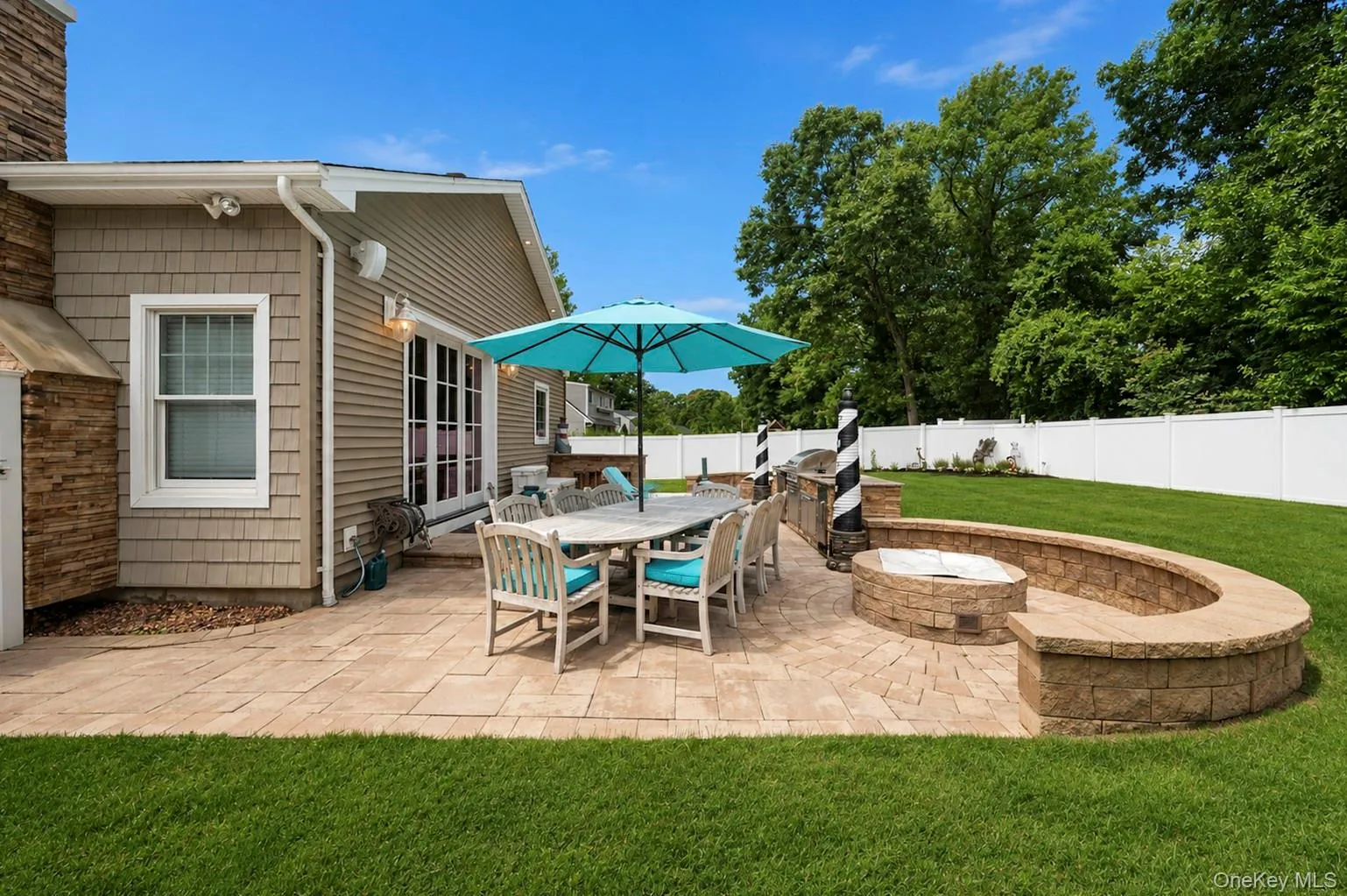 2553 Motor Parkway, Islip, NY, 4 Bedrooms Bedrooms, 7 Rooms Rooms,3 BathroomsBathrooms,Residential,For Rent,Motor,0,1030366 2553 Motor Parkway, Islip, NY, 4 Bedrooms Bedrooms, 7 Rooms Rooms,3 BathroomsBathrooms,Residential,For Rent,Motor,0,1030366