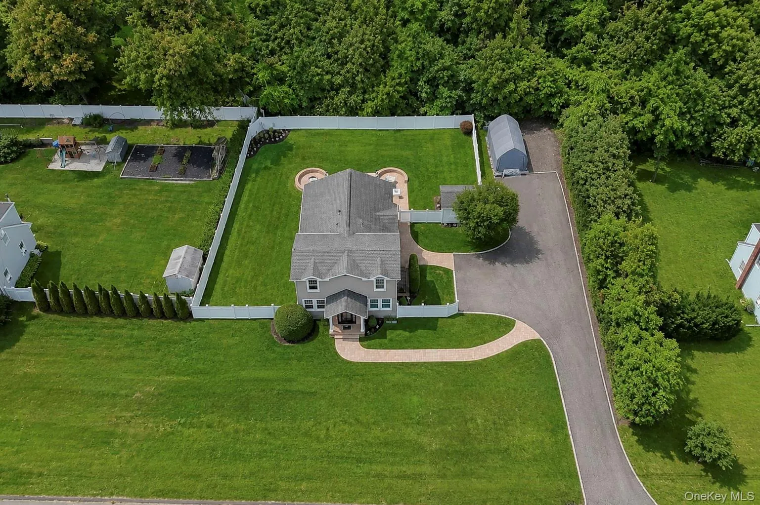 2553 Motor Parkway, Islip, NY, 4 Bedrooms Bedrooms, 7 Rooms Rooms,3 BathroomsBathrooms,Residential,For Rent,Motor,0,1030366 2553 Motor Parkway, Islip, NY, 4 Bedrooms Bedrooms, 7 Rooms Rooms,3 BathroomsBathrooms,Residential,For Rent,Motor,0,1030366