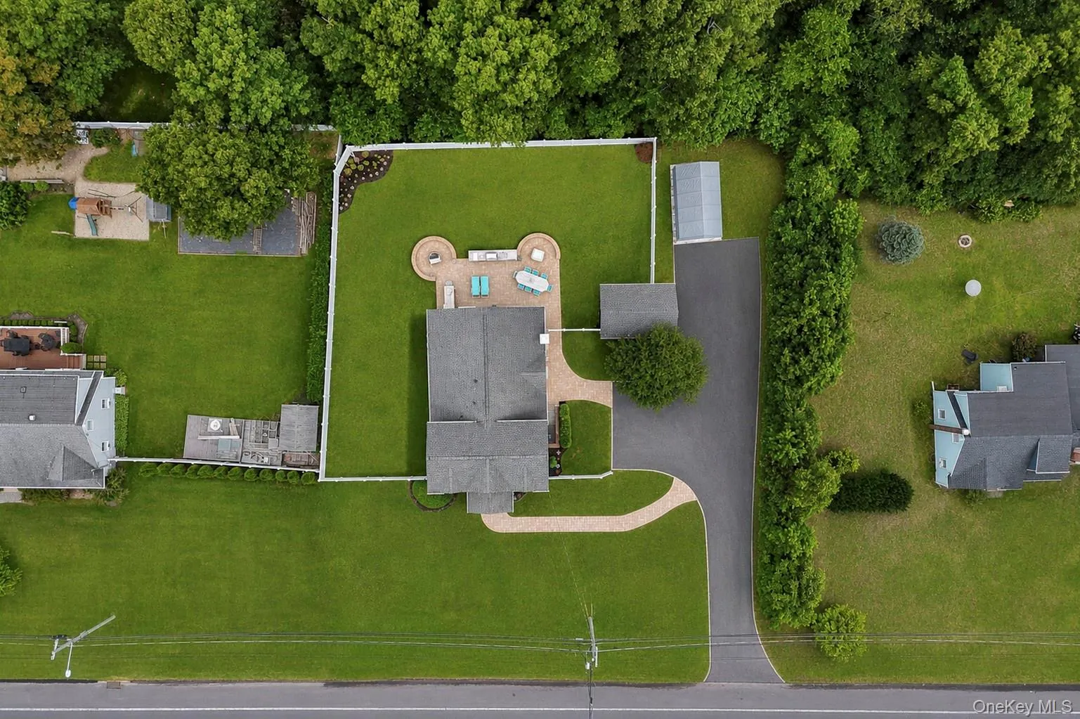 2553 Motor Parkway, Islip, NY, 4 Bedrooms Bedrooms, 7 Rooms Rooms,3 BathroomsBathrooms,Residential,For Rent,Motor,0,1030366 2553 Motor Parkway, Islip, NY, 4 Bedrooms Bedrooms, 7 Rooms Rooms,3 BathroomsBathrooms,Residential,For Rent,Motor,0,1030366