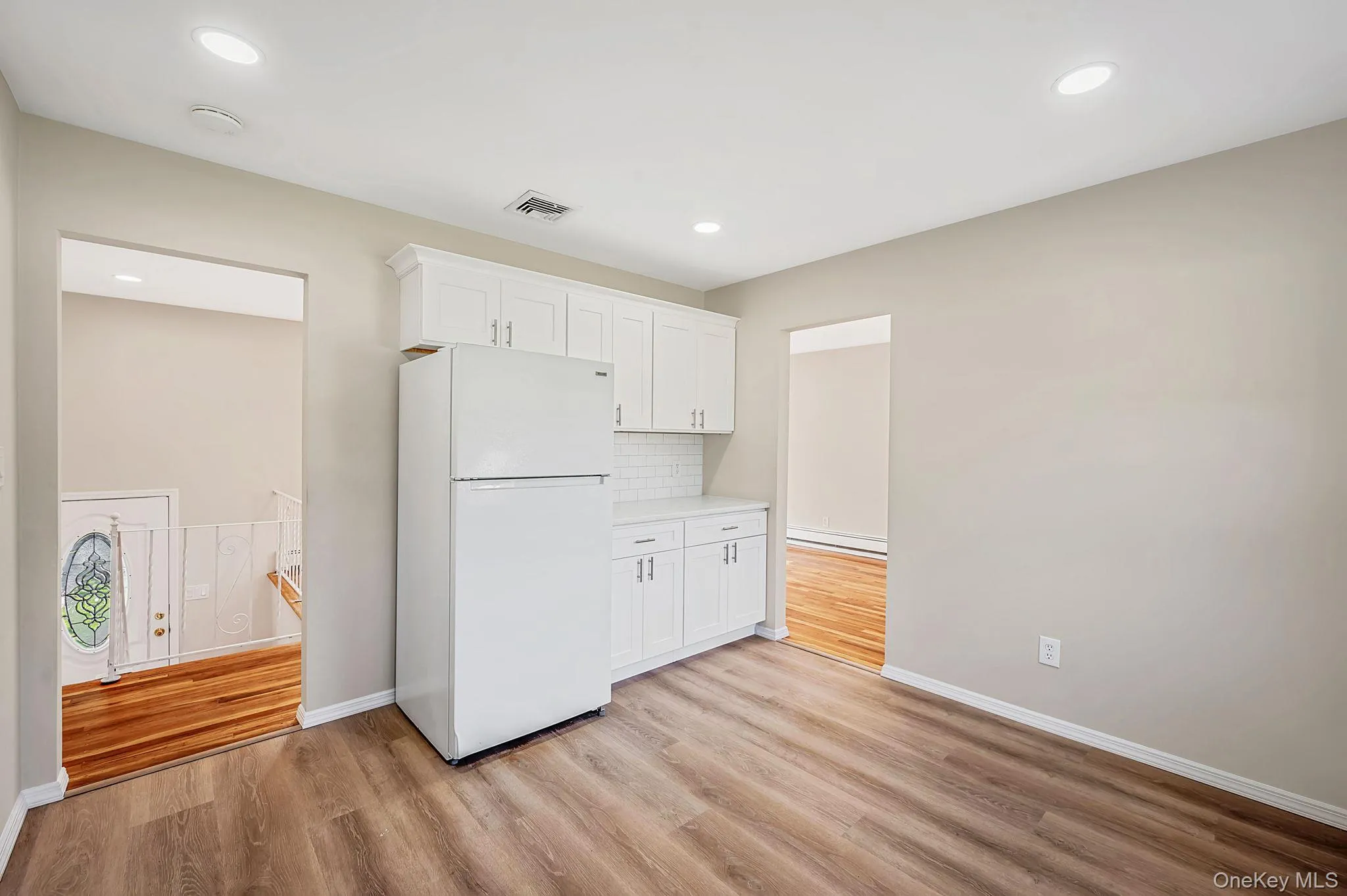 3 Richlee Drive, Huntington, NY, 4 Bedrooms Bedrooms, 10 Rooms Rooms,2 BathroomsBathrooms,Residential,For Rent,Richlee,0,1030367 3 Richlee Drive, Huntington, NY, 4 Bedrooms Bedrooms, 10 Rooms Rooms,2 BathroomsBathrooms,Residential,For Rent,Richlee,0,1030367
