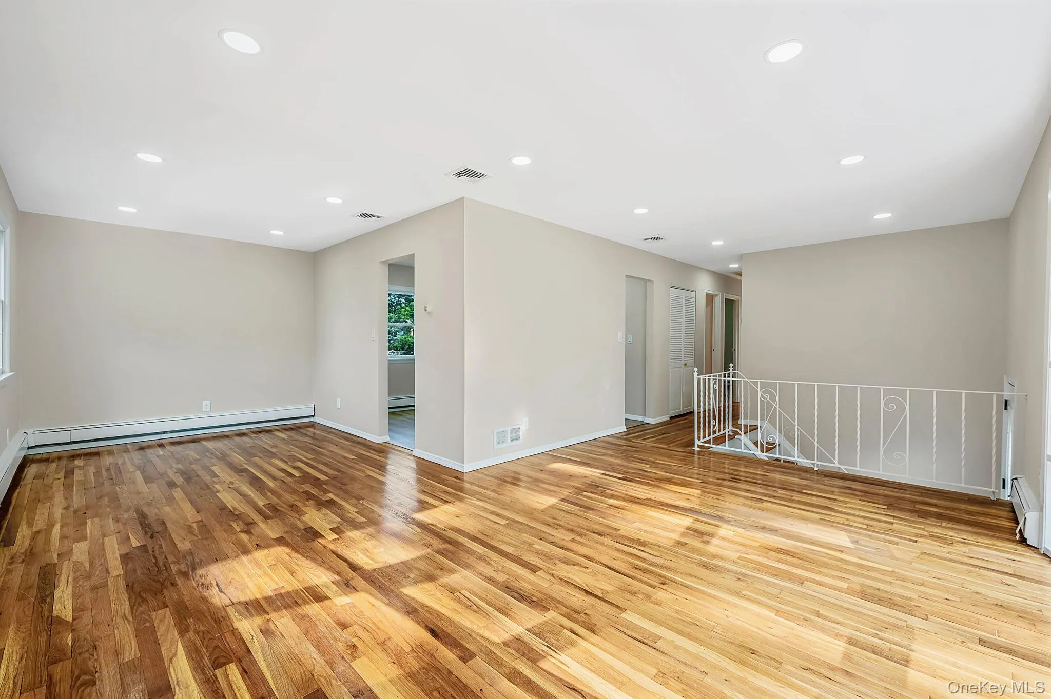 3 Richlee Drive, Huntington, NY, 4 Bedrooms Bedrooms, 10 Rooms Rooms,2 BathroomsBathrooms,Residential,For Rent,Richlee,0,1030367 3 Richlee Drive, Huntington, NY, 4 Bedrooms Bedrooms, 10 Rooms Rooms,2 BathroomsBathrooms,Residential,For Rent,Richlee,0,1030367