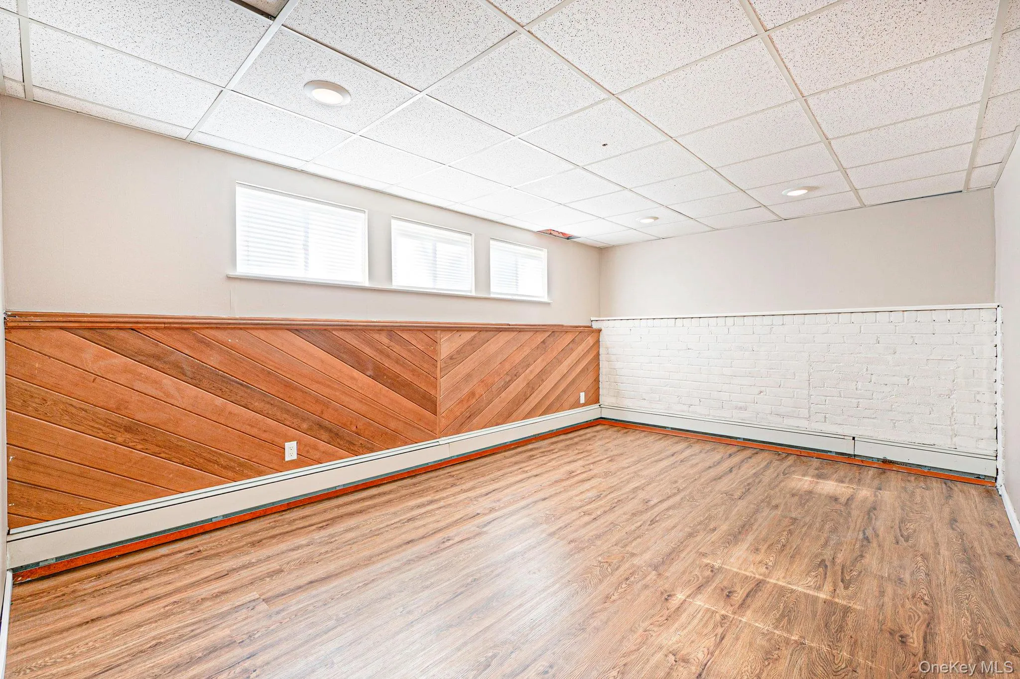 3 Richlee Drive, Huntington, NY, 4 Bedrooms Bedrooms, 10 Rooms Rooms,2 BathroomsBathrooms,Residential,For Rent,Richlee,0,1030367 3 Richlee Drive, Huntington, NY, 4 Bedrooms Bedrooms, 10 Rooms Rooms,2 BathroomsBathrooms,Residential,For Rent,Richlee,0,1030367