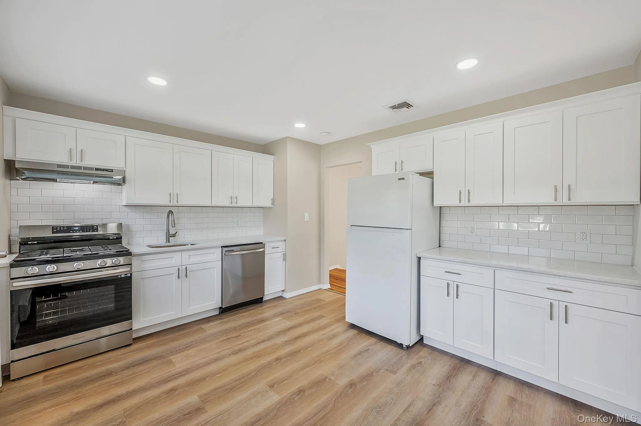 3 Richlee Drive, Huntington, NY, 4 Bedrooms Bedrooms, 10 Rooms Rooms,2 BathroomsBathrooms,Residential,For Rent,Richlee,0,1030367 3 Richlee Drive, Huntington, NY, 4 Bedrooms Bedrooms, 10 Rooms Rooms,2 BathroomsBathrooms,Residential,For Rent,Richlee,0,1030367