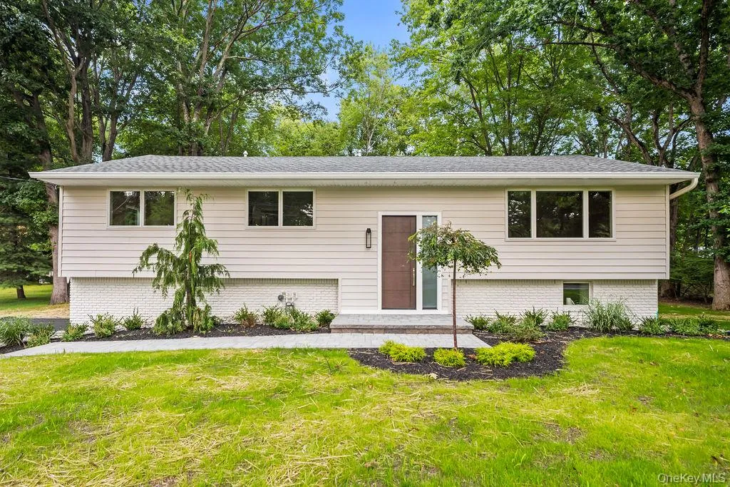 142 Little Tor Road, Clarkstown, NY, 5 Bedrooms Bedrooms, 9 Rooms Rooms,3 BathroomsBathrooms,Residential,For Rent,Little Tor,0,1030368 142 Little Tor Road, Clarkstown, NY, 5 Bedrooms Bedrooms, 9 Rooms Rooms,3 BathroomsBathrooms,Residential,For Rent,Little Tor,0,1030368