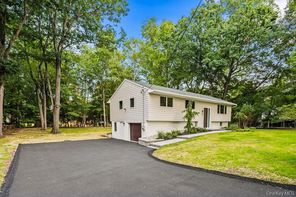 142 Little Tor Road, Clarkstown, NY, 5 Bedrooms Bedrooms, 9 Rooms Rooms,3 BathroomsBathrooms,Residential,For Rent,Little Tor,0,1030368 142 Little Tor Road, Clarkstown, NY, 5 Bedrooms Bedrooms, 9 Rooms Rooms,3 BathroomsBathrooms,Residential,For Rent,Little Tor,0,1030368