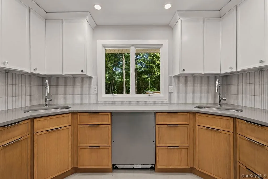 142 Little Tor Road, Clarkstown, NY, 5 Bedrooms Bedrooms, 9 Rooms Rooms,3 BathroomsBathrooms,Residential,For Rent,Little Tor,0,1030368 142 Little Tor Road, Clarkstown, NY, 5 Bedrooms Bedrooms, 9 Rooms Rooms,3 BathroomsBathrooms,Residential,For Rent,Little Tor,0,1030368
