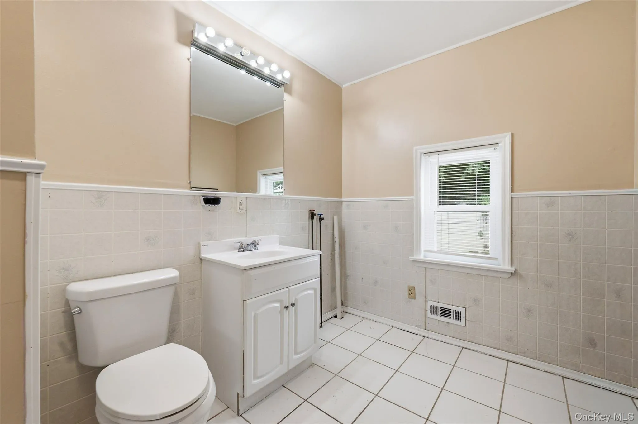 14 Nevada Road, West Babylon, NY, 3 Bedrooms Bedrooms, 6 Rooms Rooms,2 BathroomsBathrooms,Residential,For Rent,Nevada,0,1030371 14 Nevada Road, West Babylon, NY, 3 Bedrooms Bedrooms, 6 Rooms Rooms,2 BathroomsBathrooms,Residential,For Rent,Nevada,0,1030371