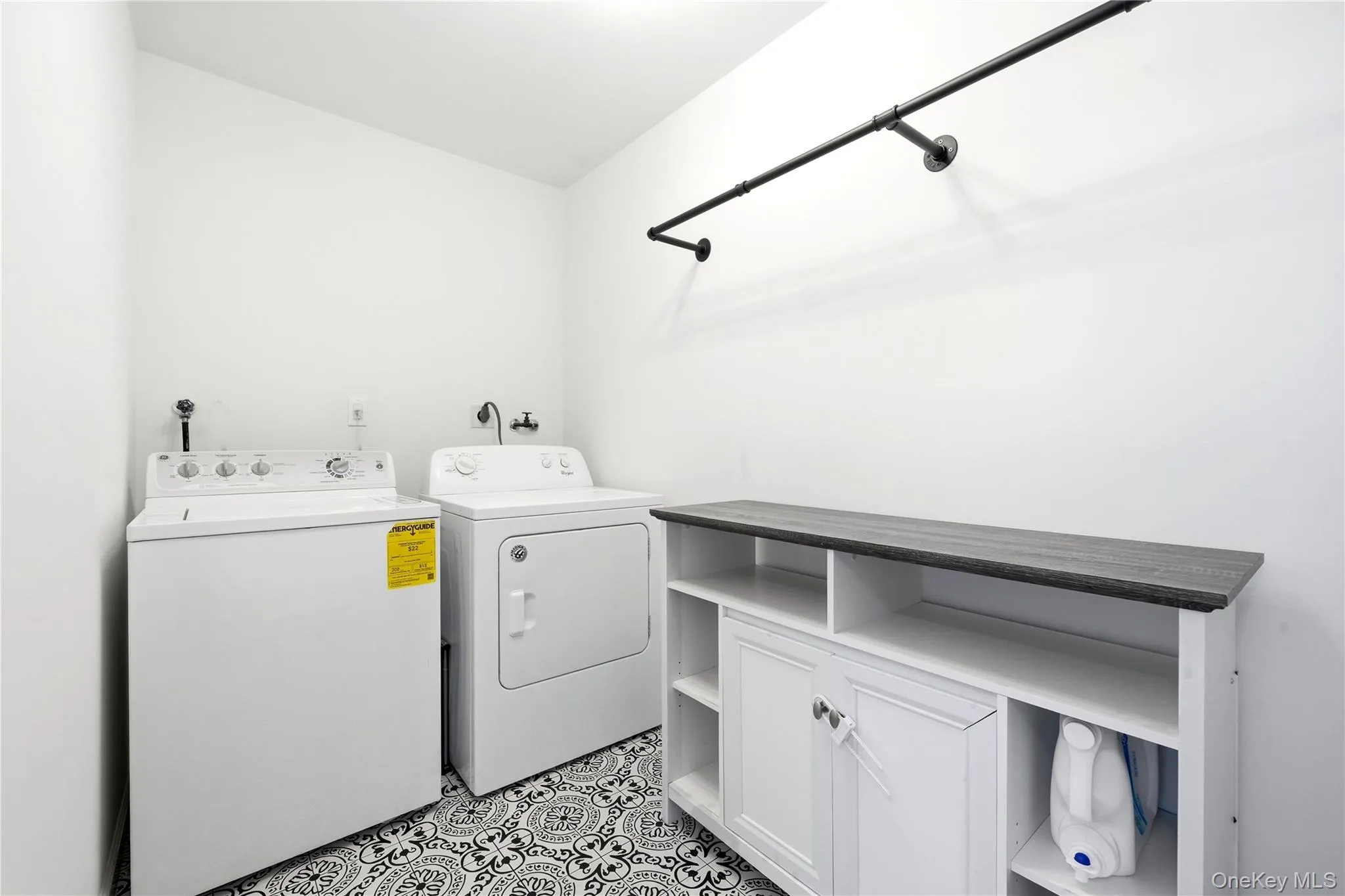 2569 Seminole Avenue, Hempstead, NY, 5 Bedrooms Bedrooms, 9 Rooms Rooms,2 BathroomsBathrooms,Residential,For Rent,Seminole,0,1030372 2569 Seminole Avenue, Hempstead, NY, 5 Bedrooms Bedrooms, 9 Rooms Rooms,2 BathroomsBathrooms,Residential,For Rent,Seminole,0,1030372