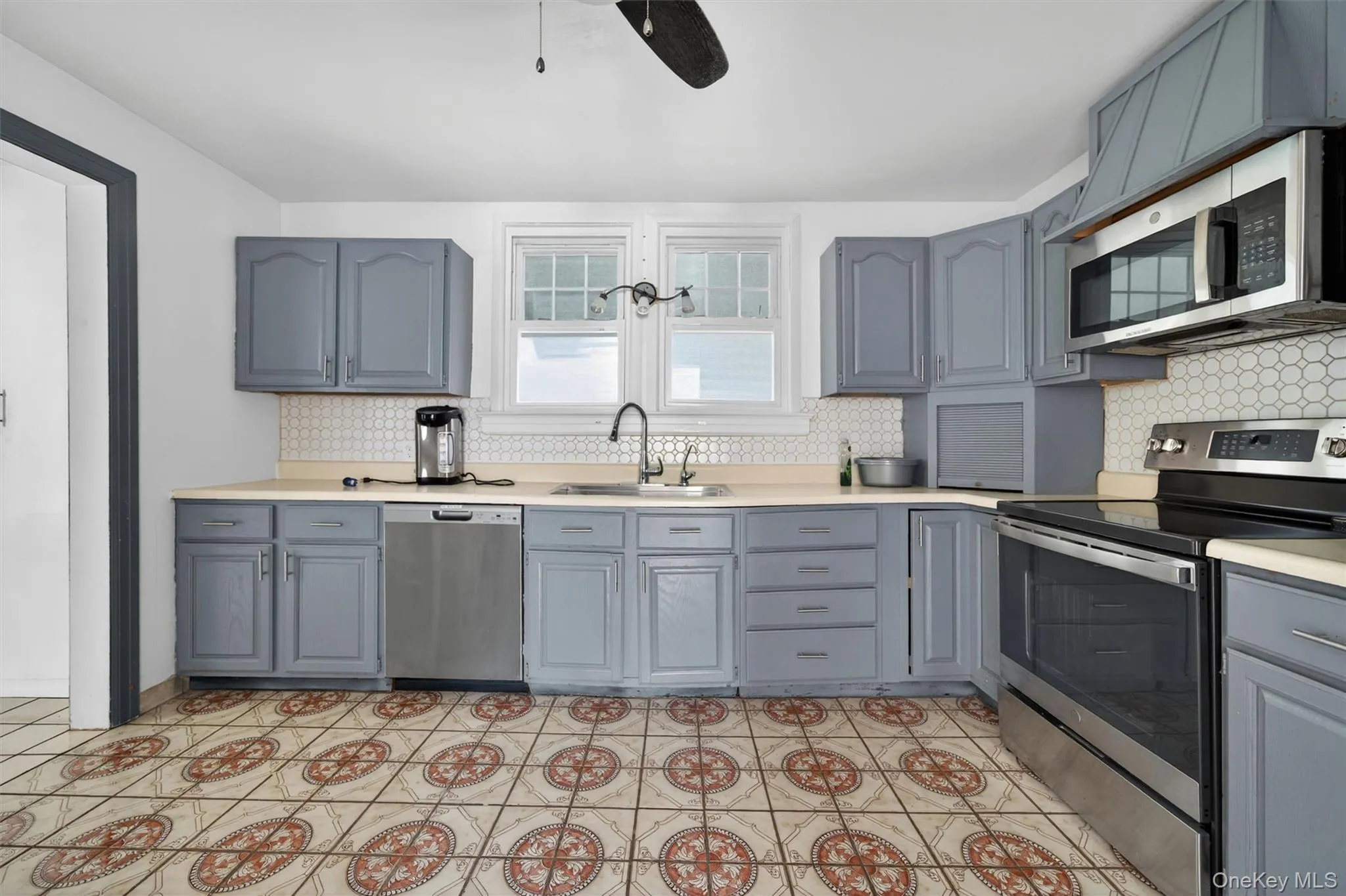 6355 State Route 42, Fallsburg, NY, 6 Bedrooms Bedrooms, 17 Rooms Rooms,2 BathroomsBathrooms,Residential Lease,For Rent,State Route 42,0,1030375 6355 State Route 42, Fallsburg, NY, 6 Bedrooms Bedrooms, 17 Rooms Rooms,2 BathroomsBathrooms,Residential Lease,For Rent,State Route 42,0,1030375