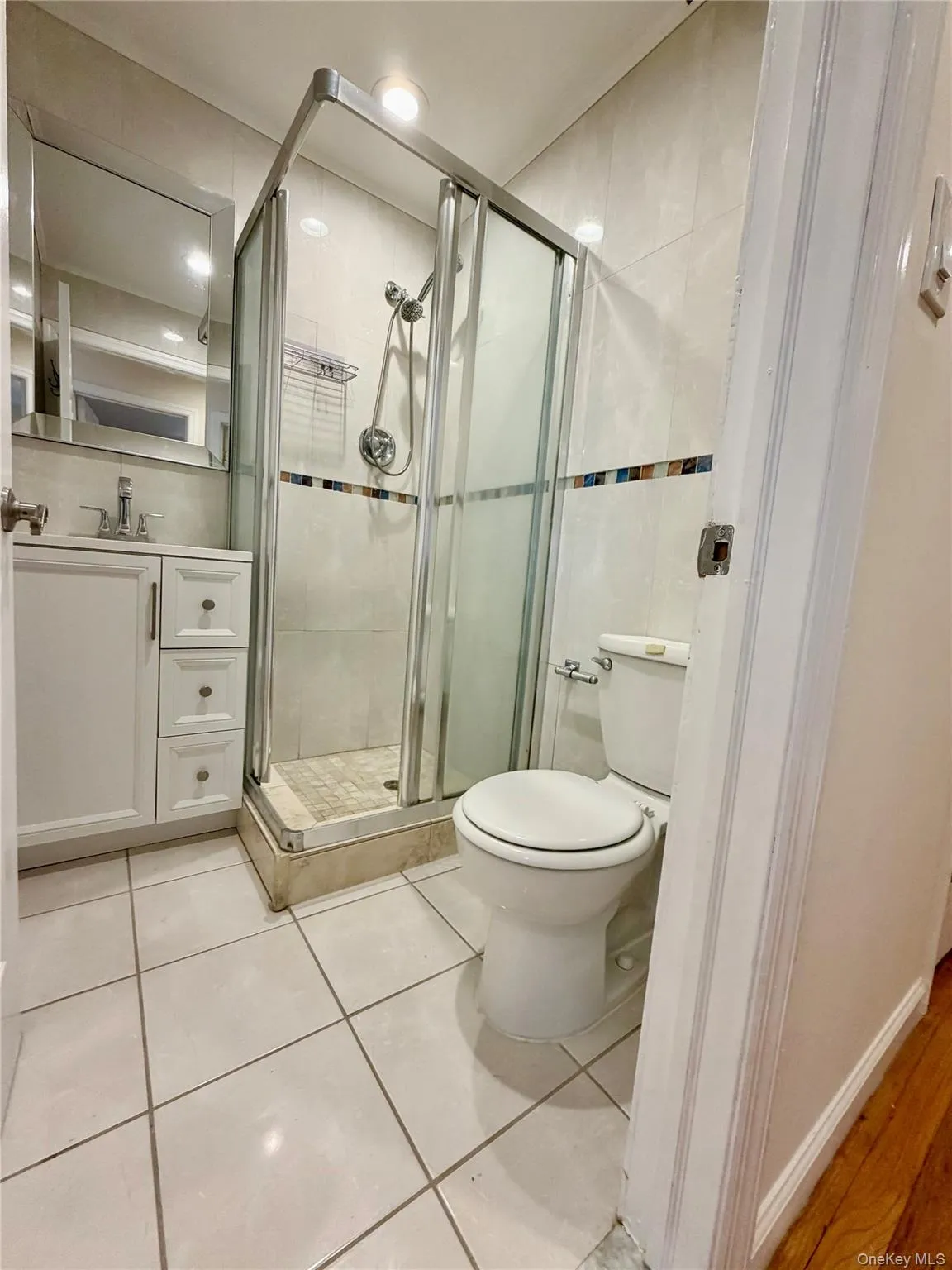 5 elm Street, North Hempstead, NY, 4 Bedroom Bedrooms, 9 Room Rooms,3 BathroomBathrooms,Residential Lease,For Rent,elm,0,1030381 5 elm Street, North Hempstead, NY, 4 Bedroom Bedrooms, 9 Room Rooms,3 BathroomBathrooms,Residential Lease,For Rent,elm,0,1030381
