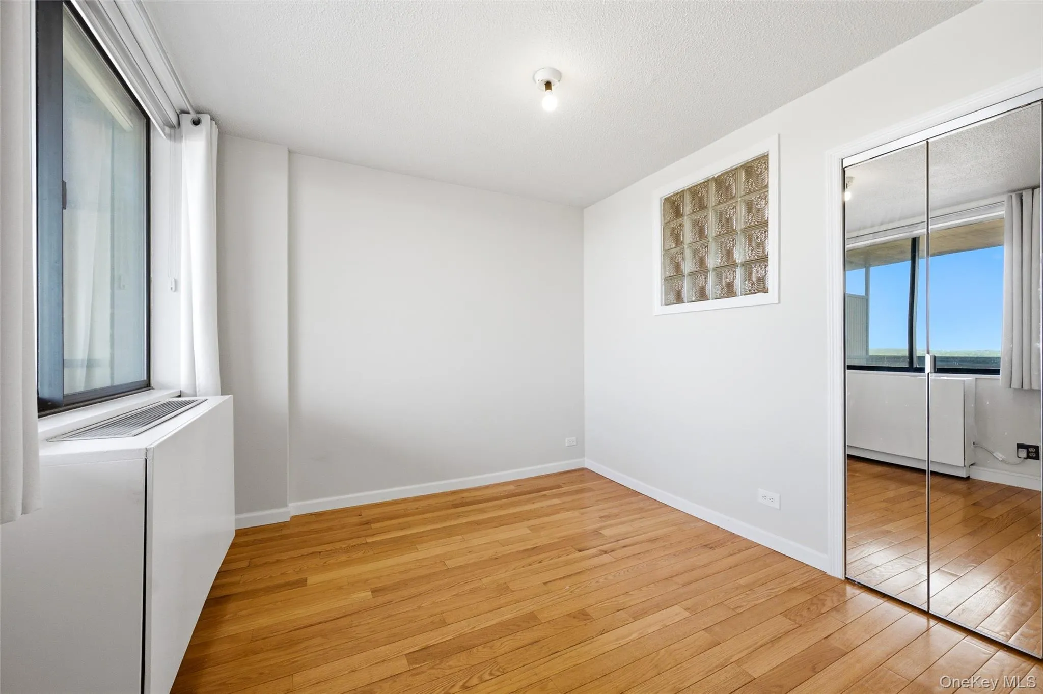 2 Bay Club Drive, New York, NY, 2 Bedrooms Bedrooms, 5 Rooms Rooms,1 BathroomBathrooms,Residential,For Rent,Bay Club,0,1030383 2 Bay Club Drive, New York, NY, 2 Bedrooms Bedrooms, 5 Rooms Rooms,1 BathroomBathrooms,Residential,For Rent,Bay Club,0,1030383
