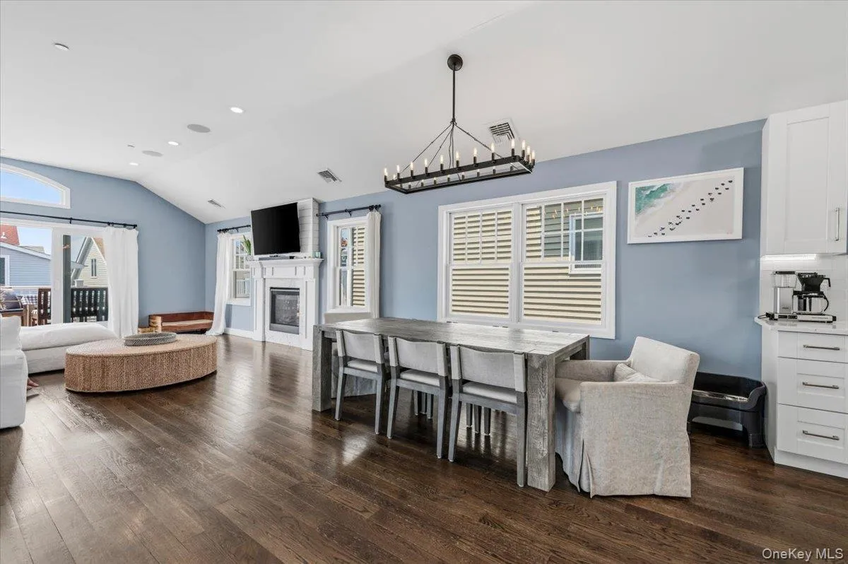 90 Alabama Street, Long Beach, NY, 3 Bedrooms Bedrooms, 6 Rooms Rooms,2 BathroomsBathrooms,Residential,For Rent,Alabama,0,1030387 90 Alabama Street, Long Beach, NY, 3 Bedrooms Bedrooms, 6 Rooms Rooms,2 BathroomsBathrooms,Residential,For Rent,Alabama,0,1030387