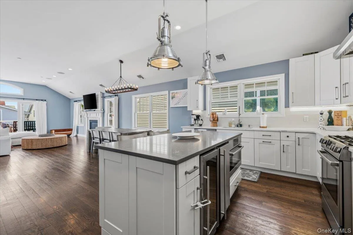 90 Alabama Street, Long Beach, NY, 3 Bedrooms Bedrooms, 6 Rooms Rooms,2 BathroomsBathrooms,Residential,For Rent,Alabama,0,1030387 90 Alabama Street, Long Beach, NY, 3 Bedrooms Bedrooms, 6 Rooms Rooms,2 BathroomsBathrooms,Residential,For Rent,Alabama,0,1030387